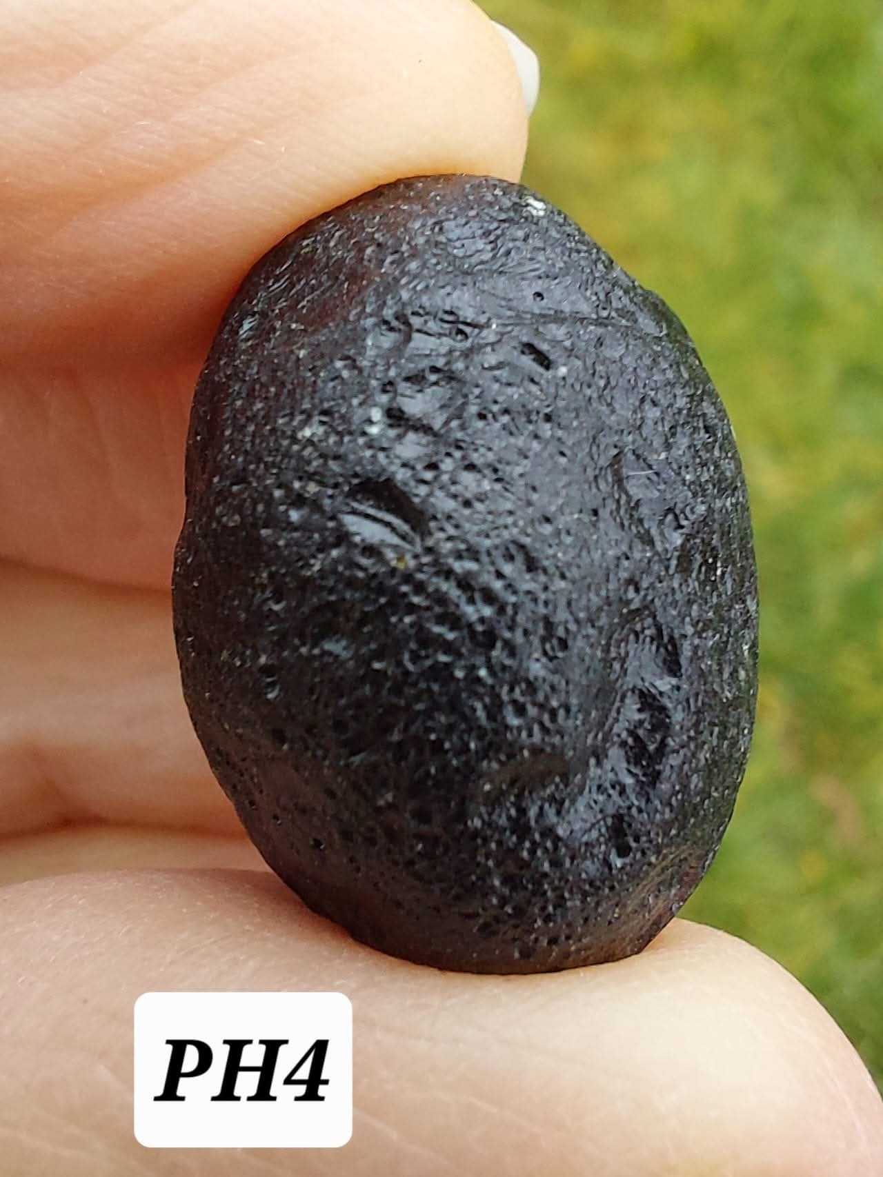 Philippinite (Rizalite), 11.42g, Tektite