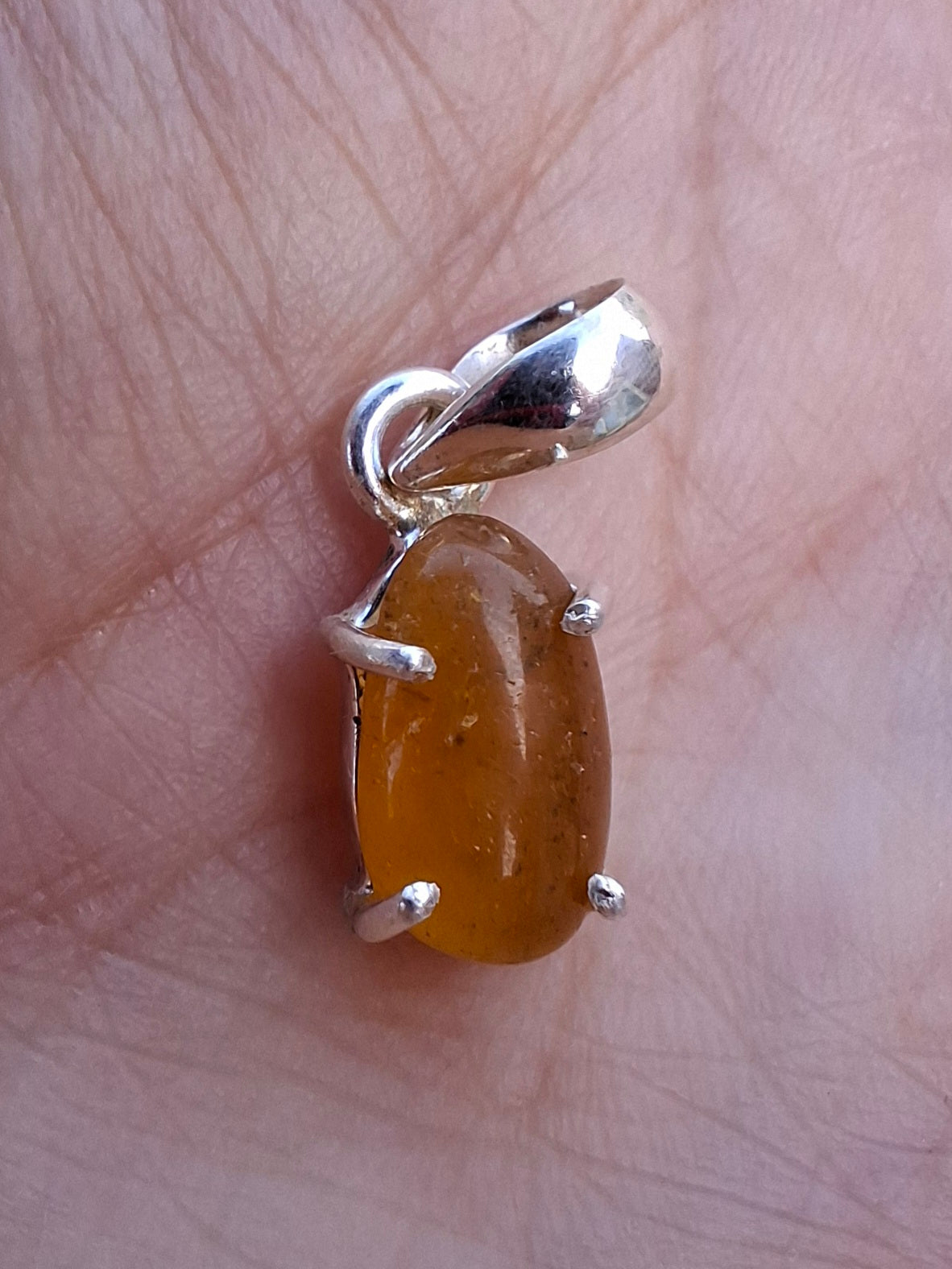 Baltic Amber Pendant, 925 Silver, Fossil (Ref: AP24)