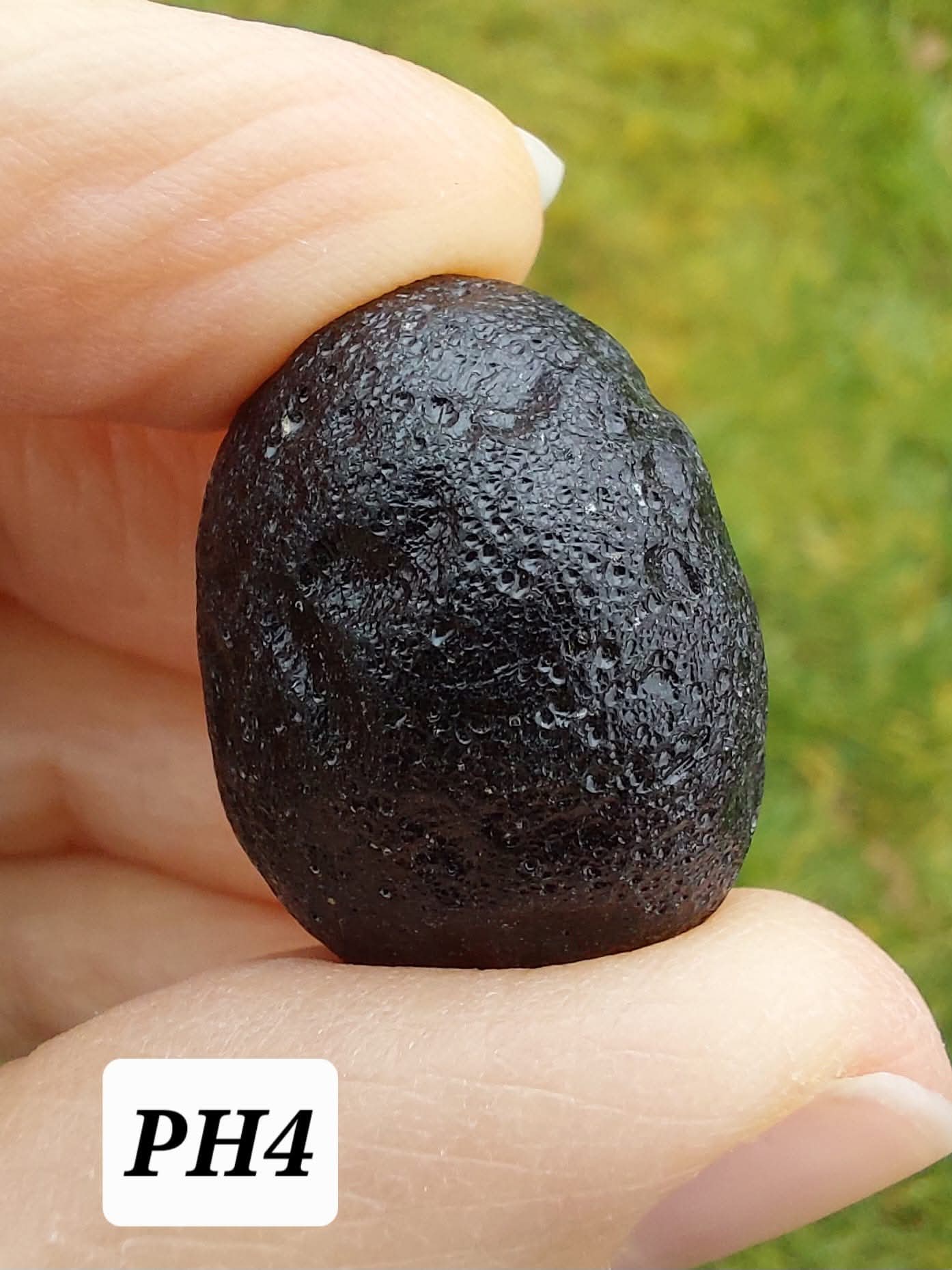 Philippinite (Rizalite), 11.42g, Tektite