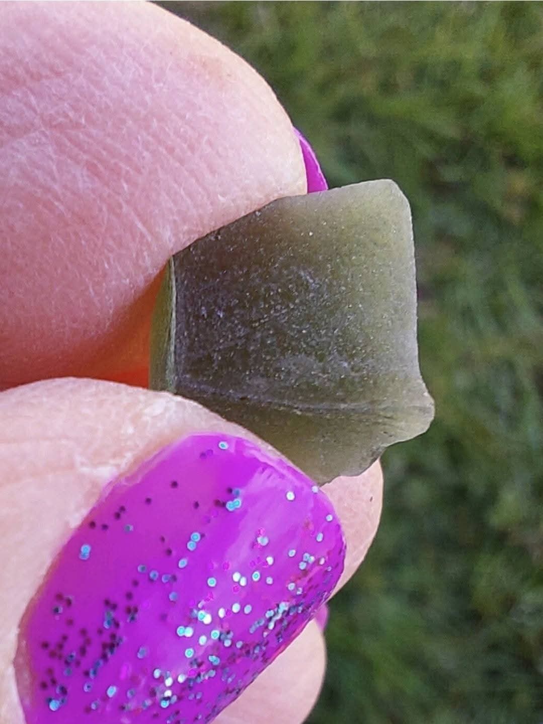 Moldavite Piece, 0.82g, Tektite (Ref: 1117)