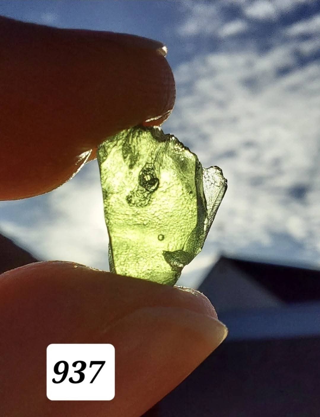 Moldavite Piece, 0.94g, Tektite (Ref: 937)
