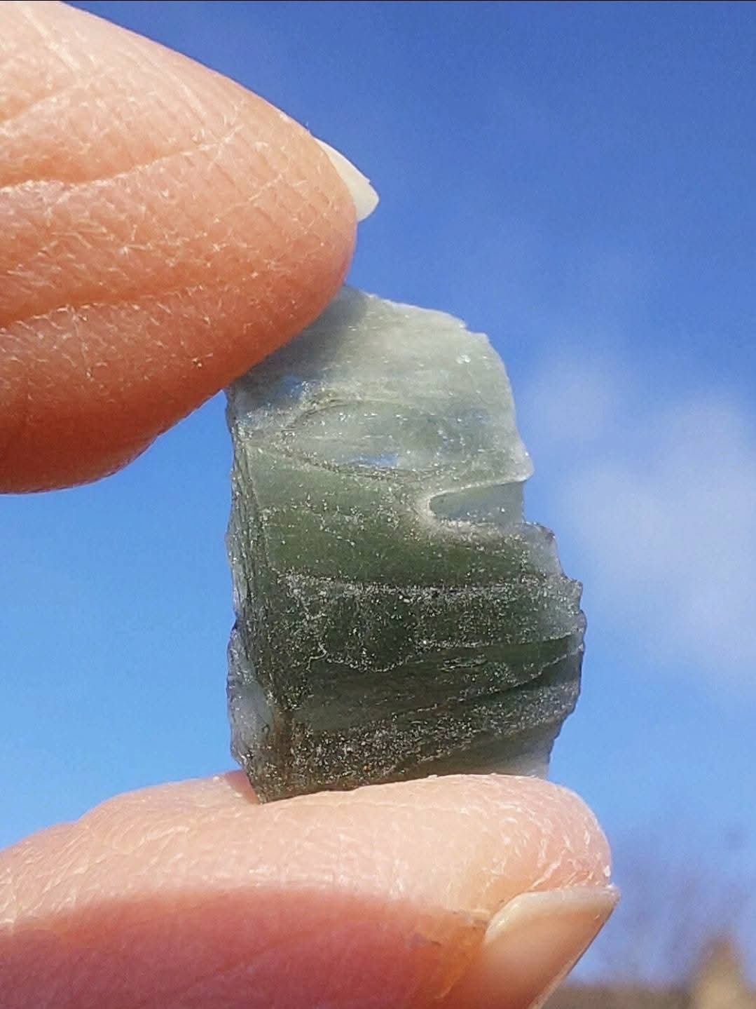 Moldavite Piece, 0.89g, Tektite (Ref: 1011)