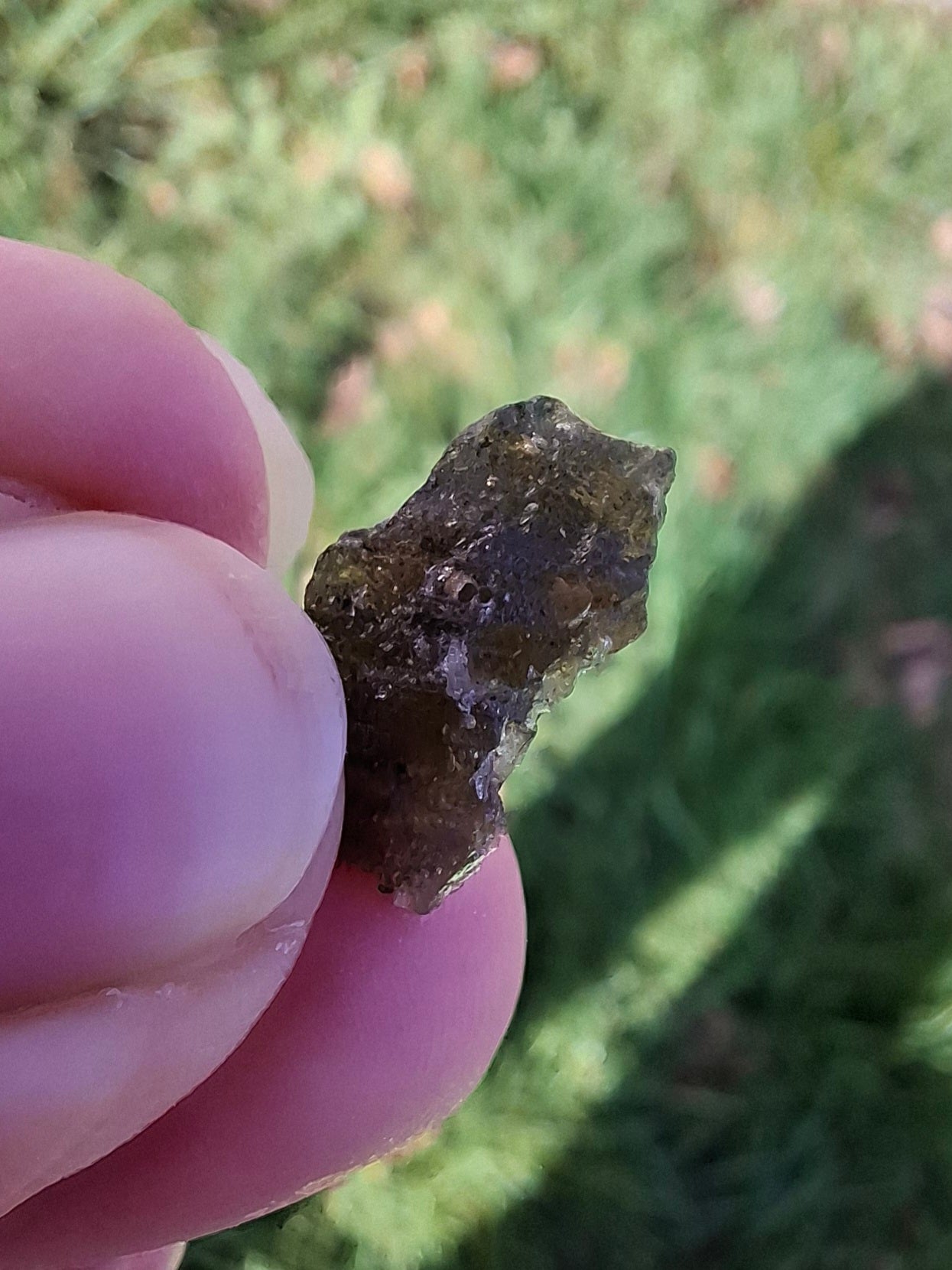 Moldavite Piece, 0.71g, Tektite (Ref: 1328)