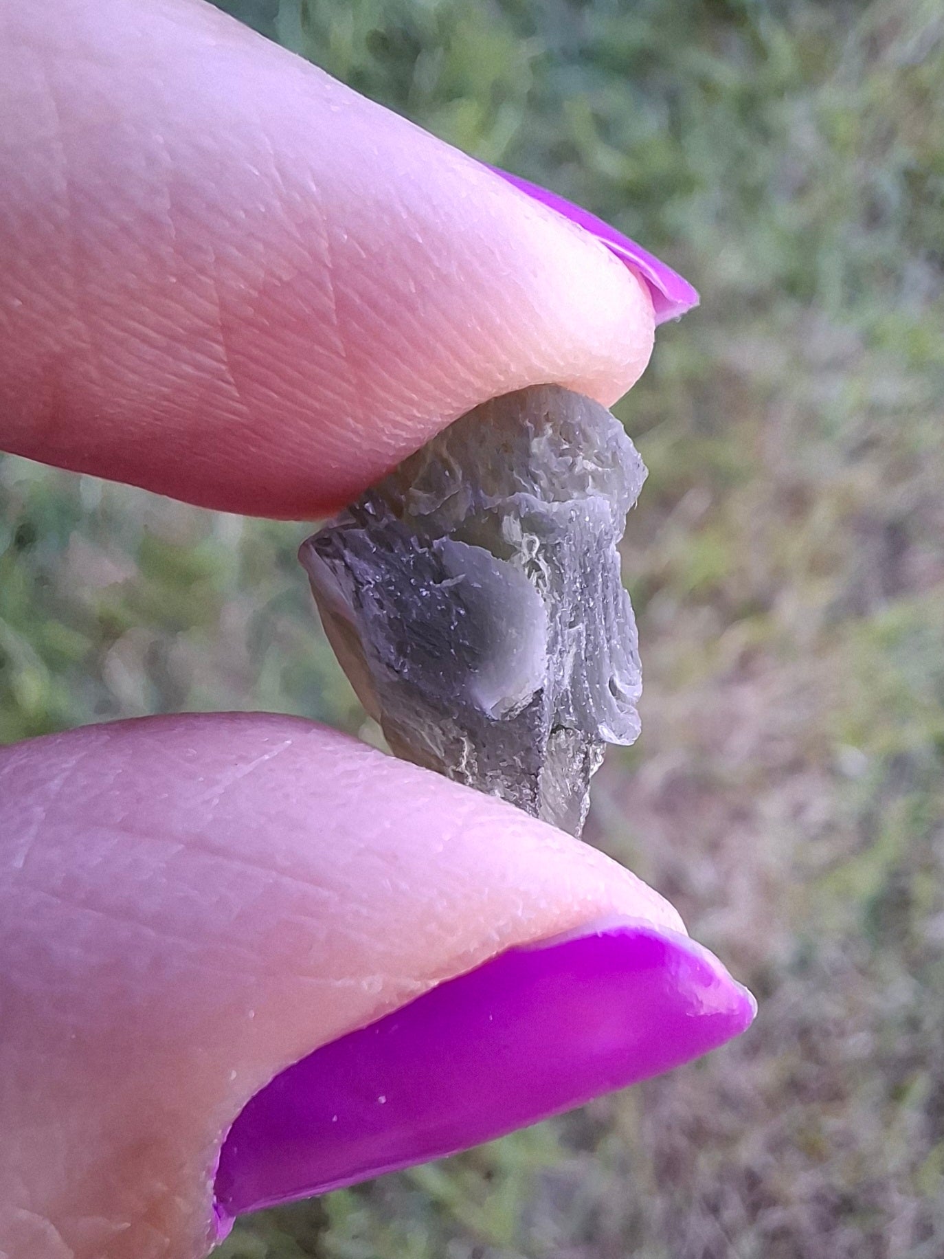 Moldavite Piece, 0.91g, Tektite (Ref: 1460)