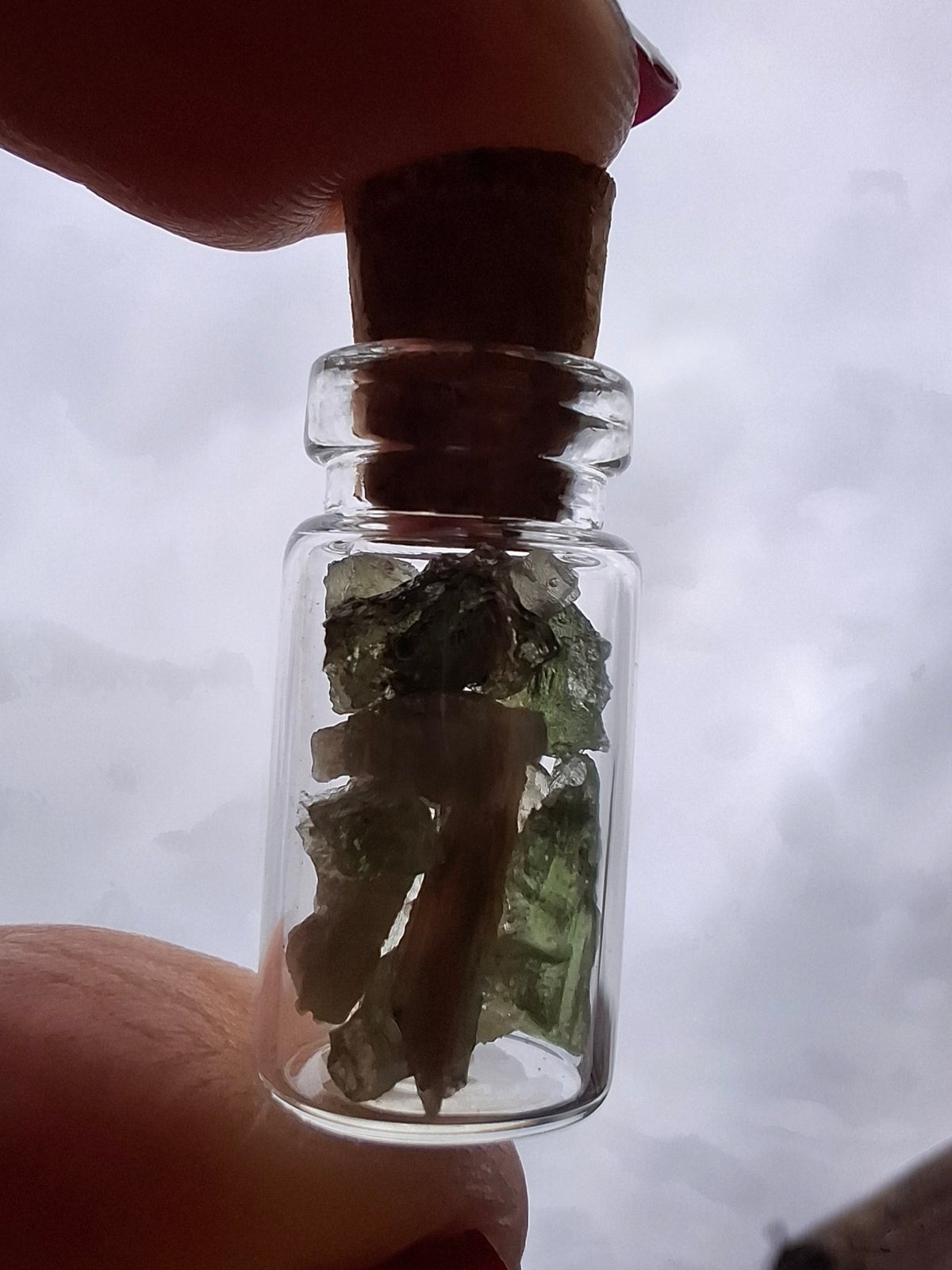 Moldavite Chips (1.00g) in 1ml Bottle, Tektite (Ref: B35)
