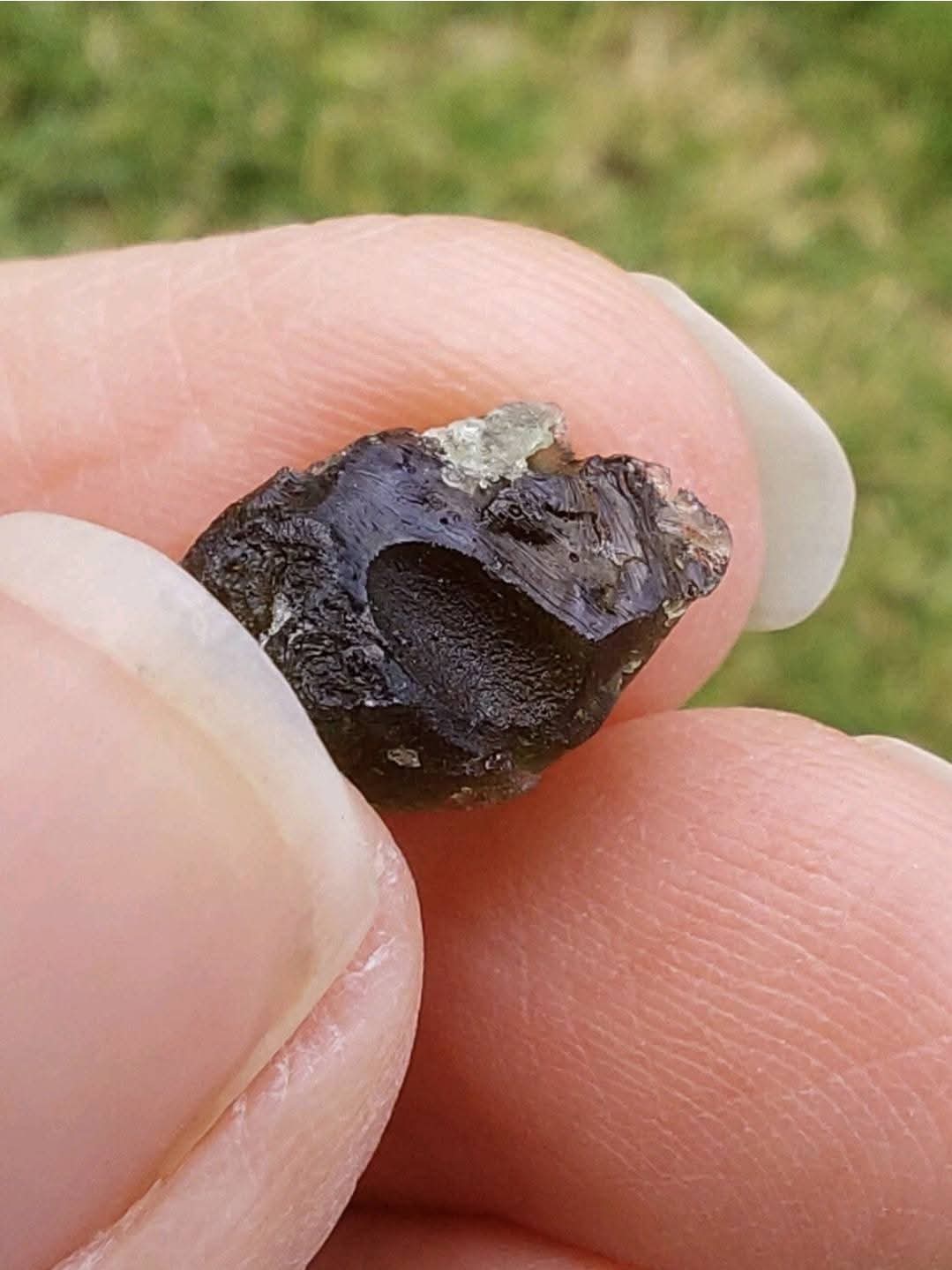 Moldavite Piece, 0.90g, Tektite (Ref: E209)