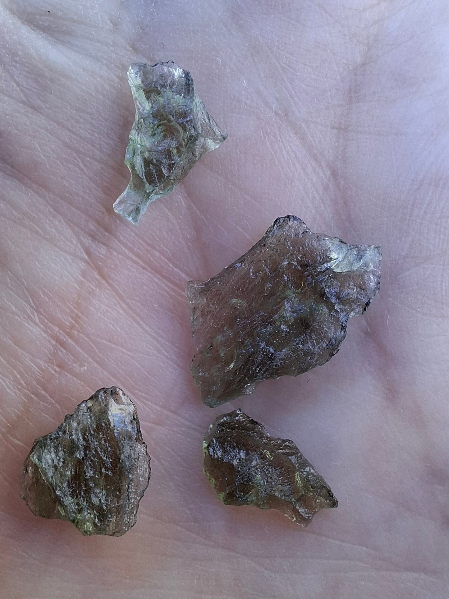 Moldavite chip Bundle, 1g, 4 pcs, Tektite (Ref: MB30)