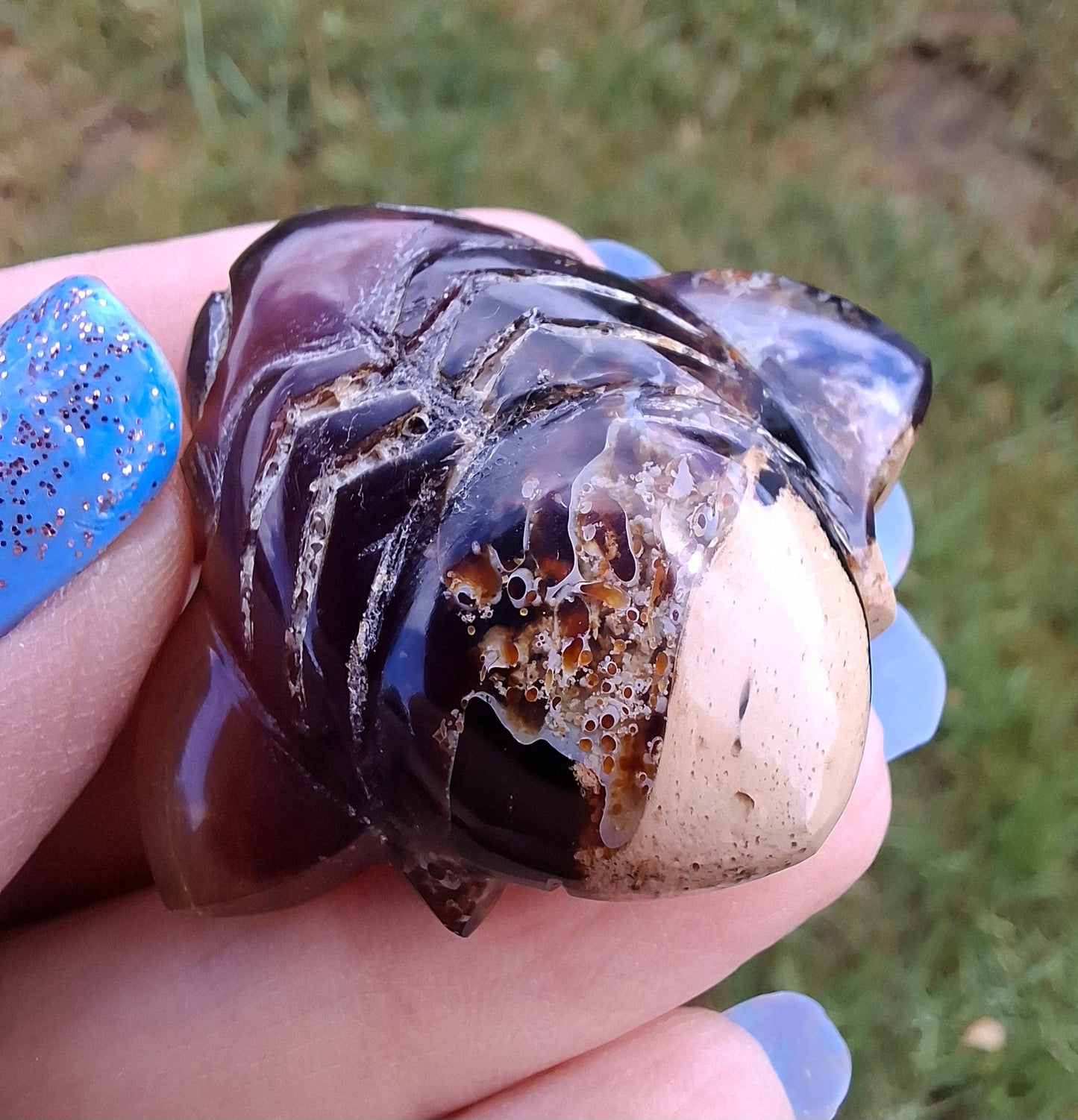 Red Amber Honey Bee Carving, 7.00g, Fossil (Ref: Bee31)