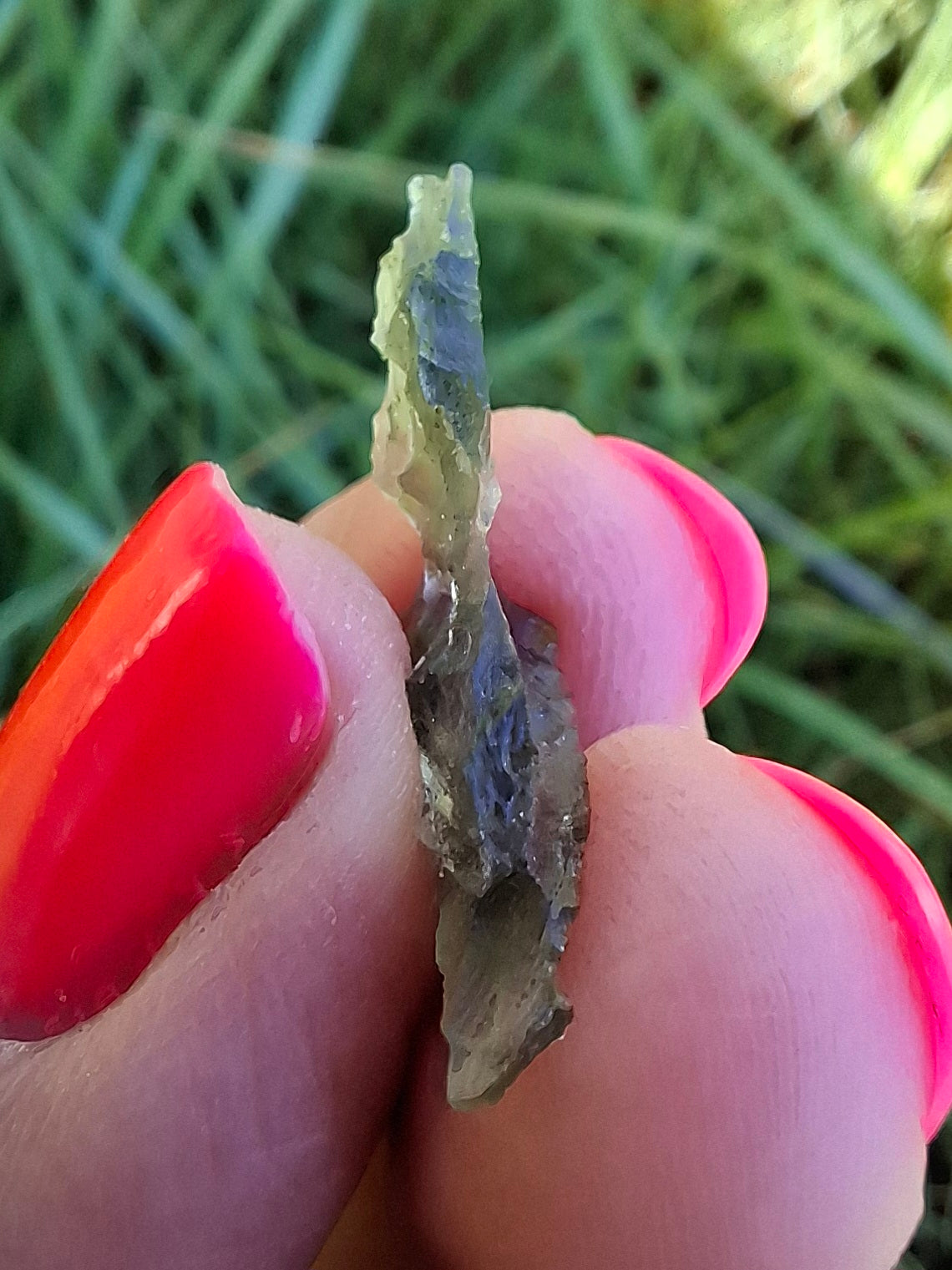 Moldavite Piece, 0.87g, Tektite (Ref: 1411)
