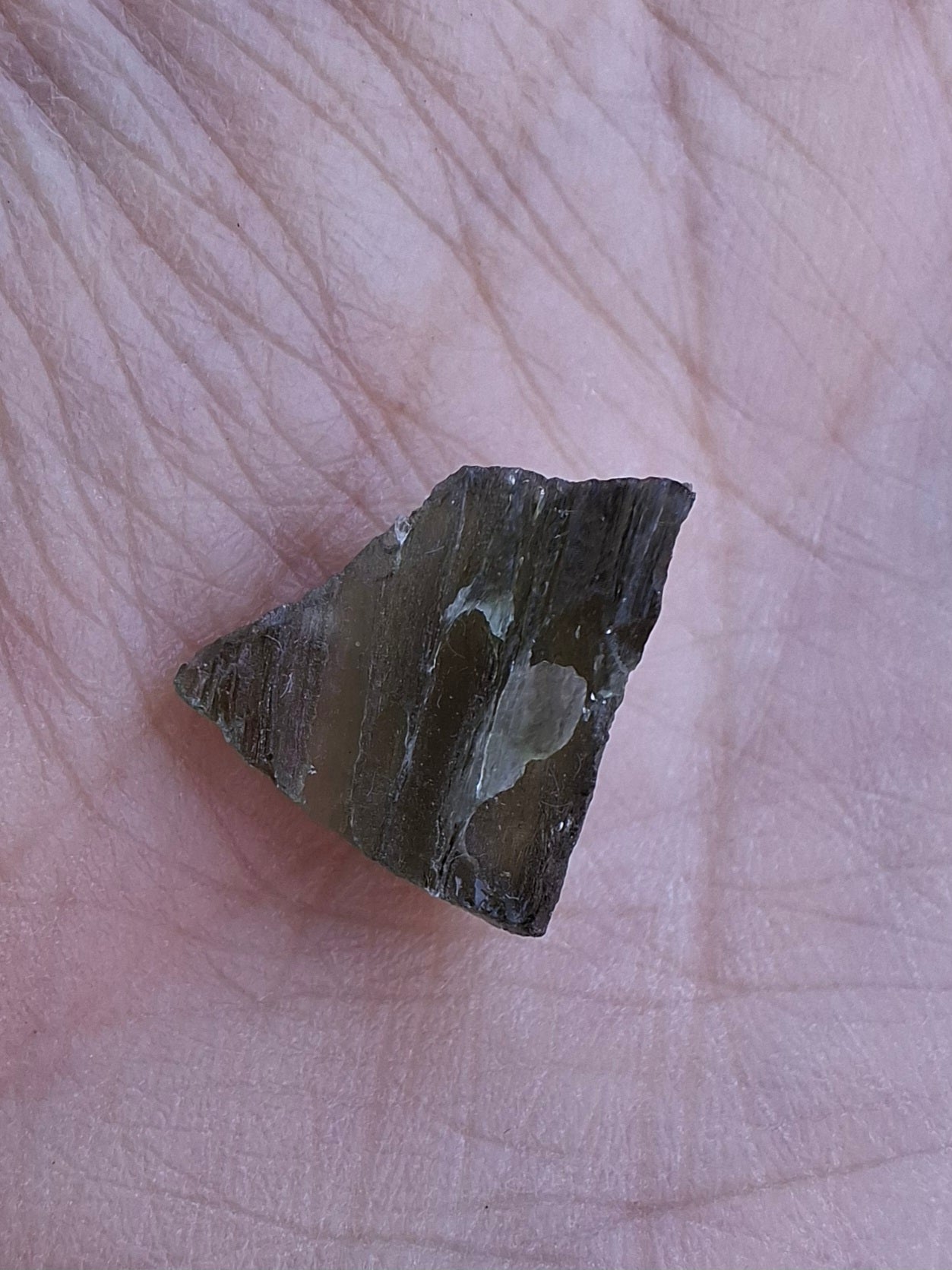Moldavite Piece, 0.85g, Tektite (Ref: 1396)