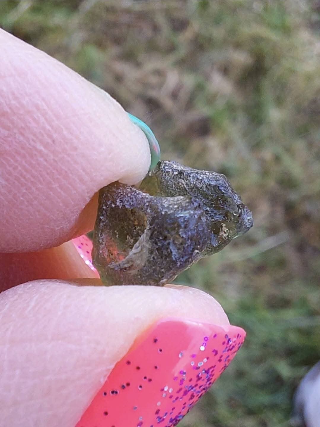 Moldavite Piece, 0.64g, Tektite (Ref: 1149)