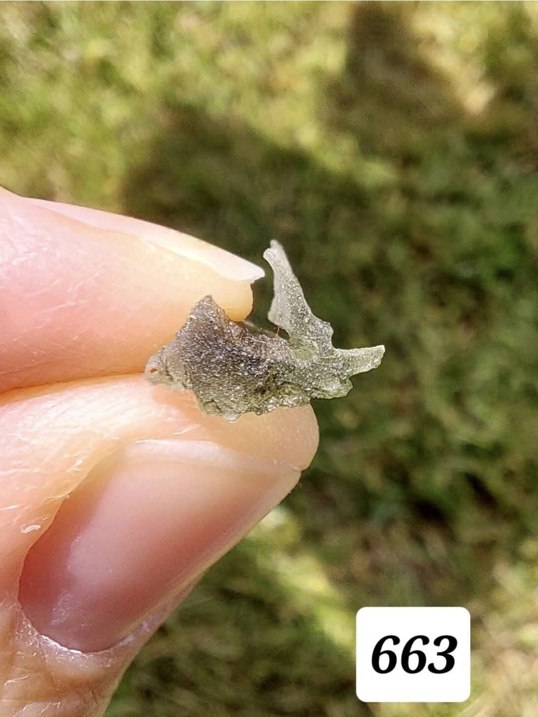 Moldavite Piece, 0.68g, Tektite (Ref: 663)