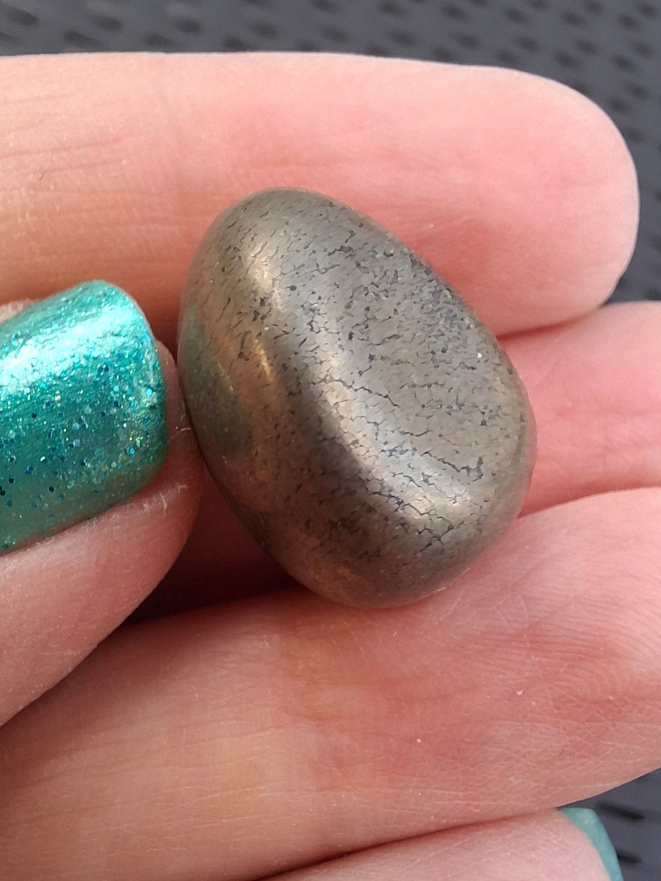 Apache Gold Tumble Stone, Crystal (Ref: T226)