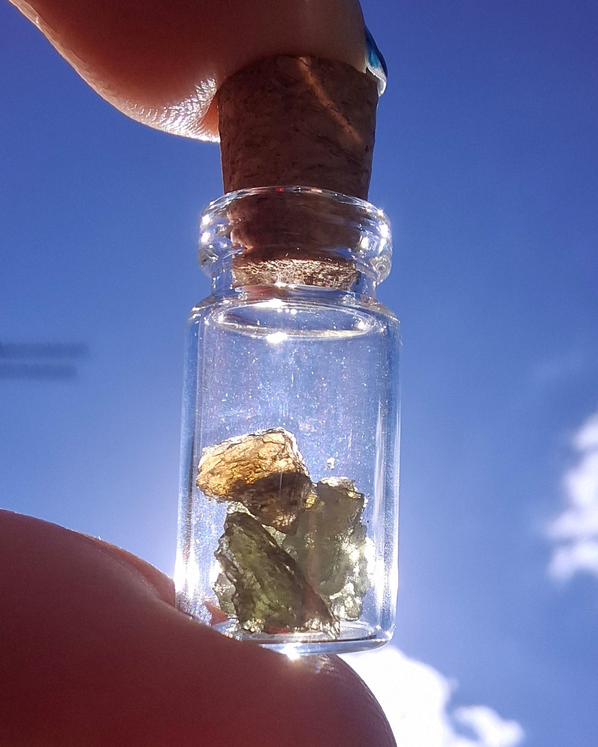 Moldavite Chips (0.50g) in 1ml Bottle, Tektite (Ref: B29)