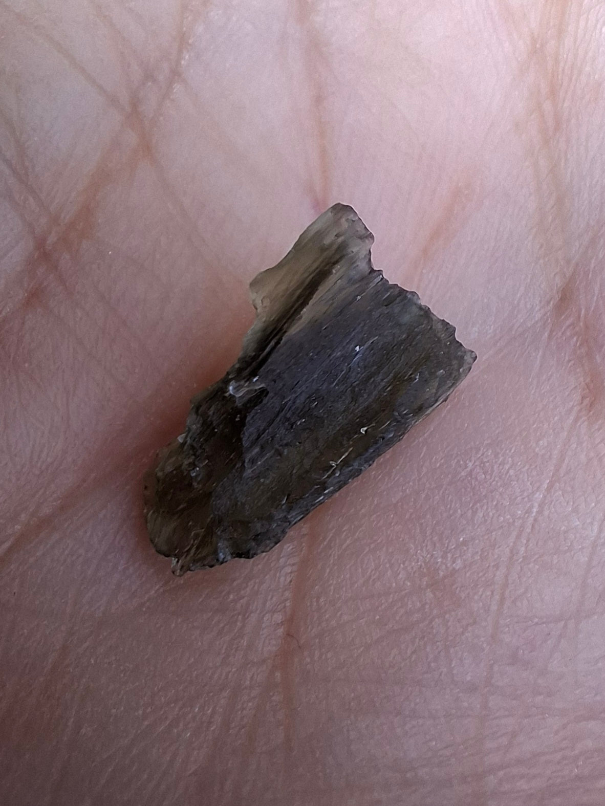Moldavite Piece, 0.64g, Tektite (Ref: 1424)