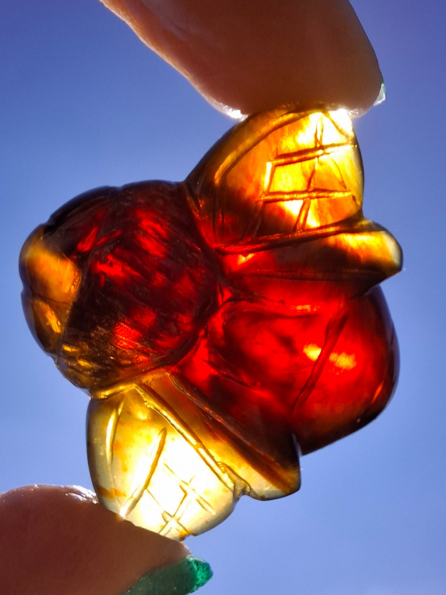 Red Amber Honey Bee Carving, 9.63g, Fossil (Ref: Bee28)