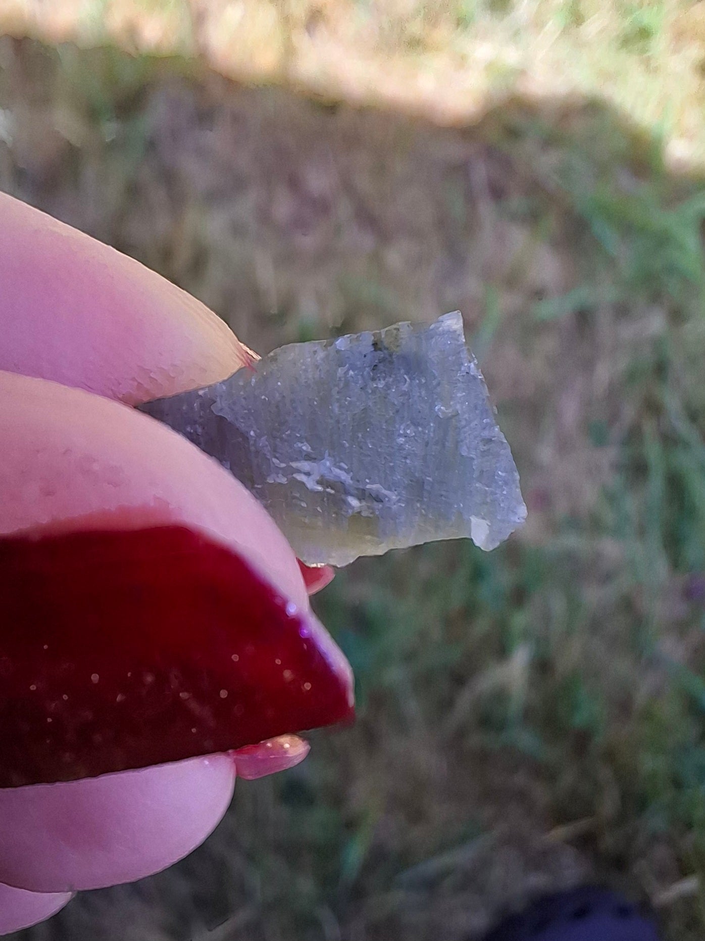 Moldavite Piece, 0.68g, Tektite (Ref: 1471)