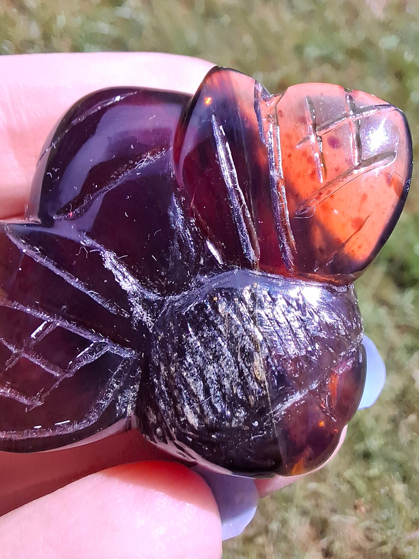 Red Amber Honey Bee Carving, 9.63g, Fossil (Ref: Bee28)
