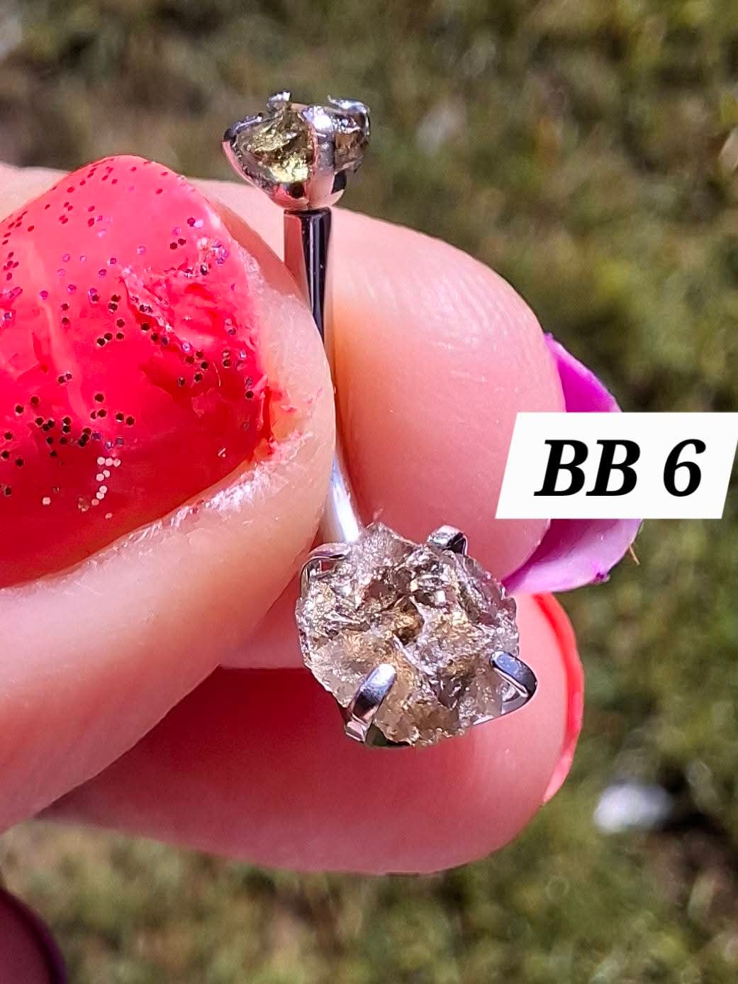 Moldavite (raw) BELLY BAR, 14G, Surgical Steel, Tektite (Ref: BB6)