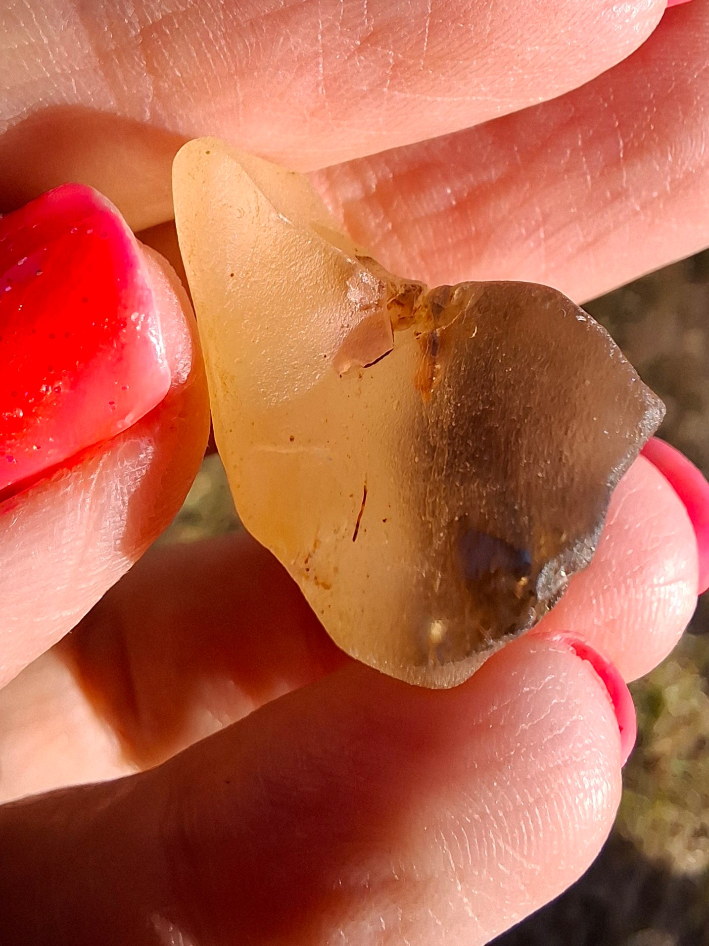 Libyan Desert Glass (darker) Piece, 7.00g, Tektite (Ref: L1373)