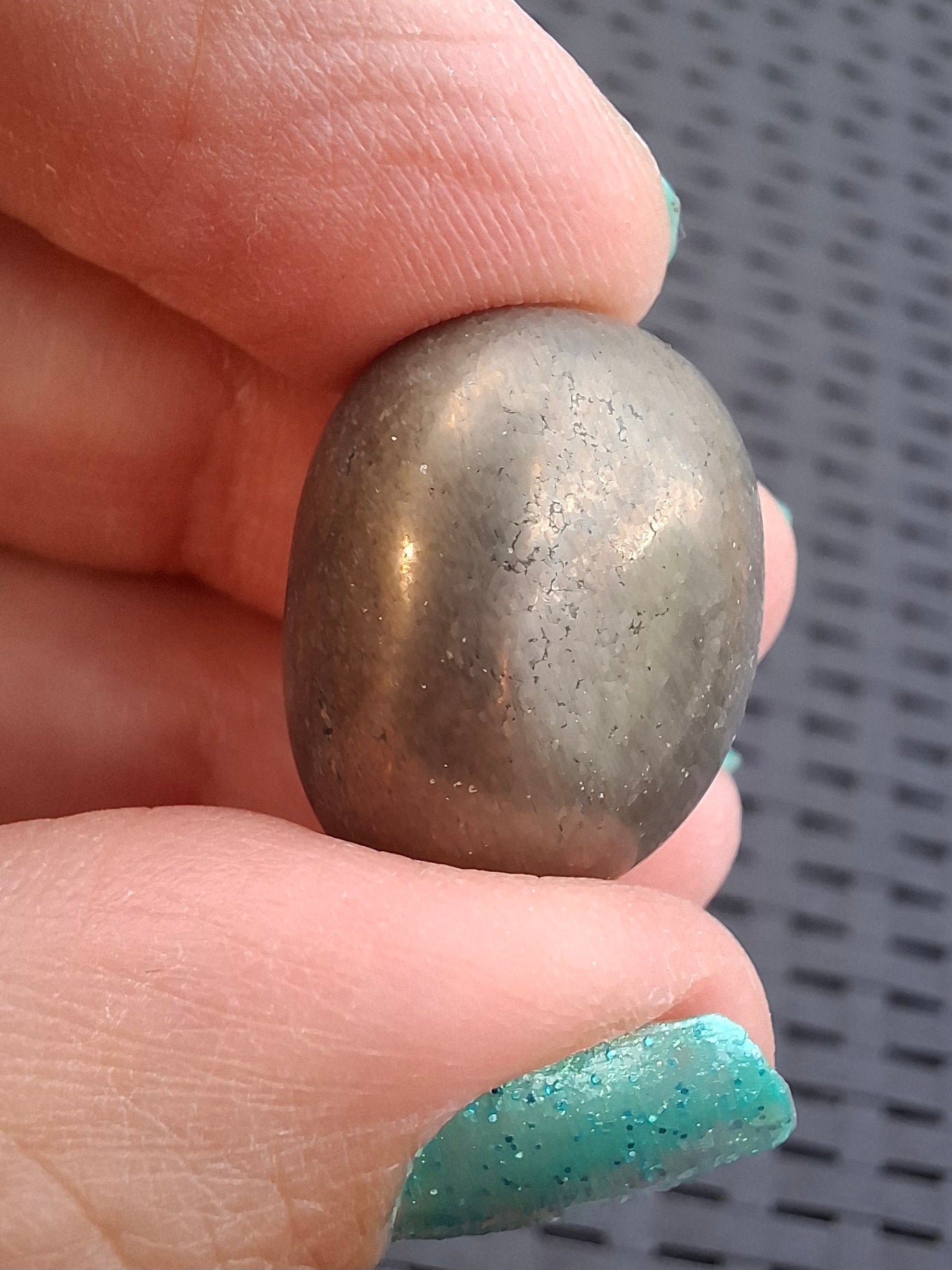 Apache Gold Tumble Stone, Crystal (Ref: T233)