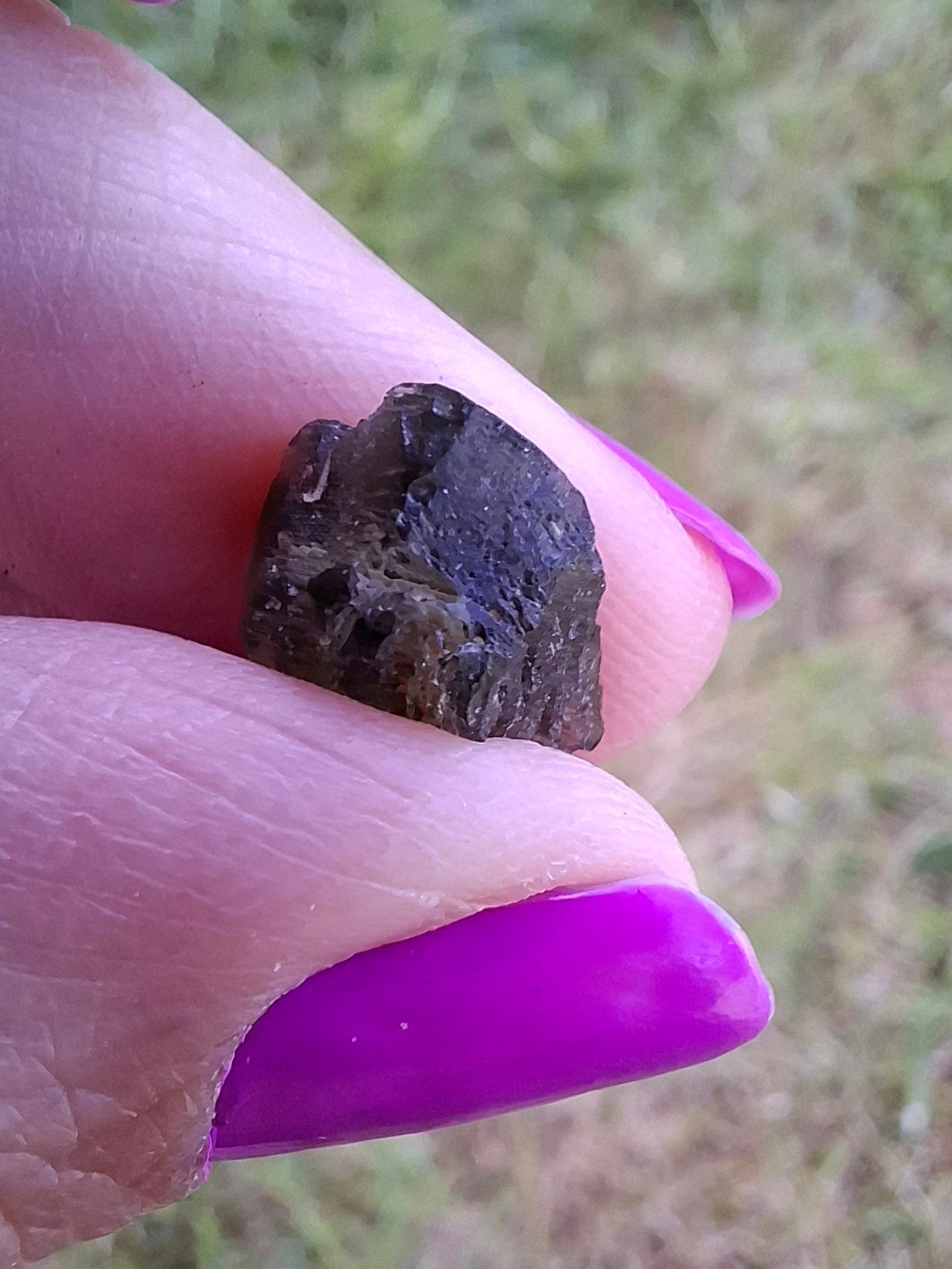 Moldavite Piece, 0.81g, Tektite (Ref: 1449)
