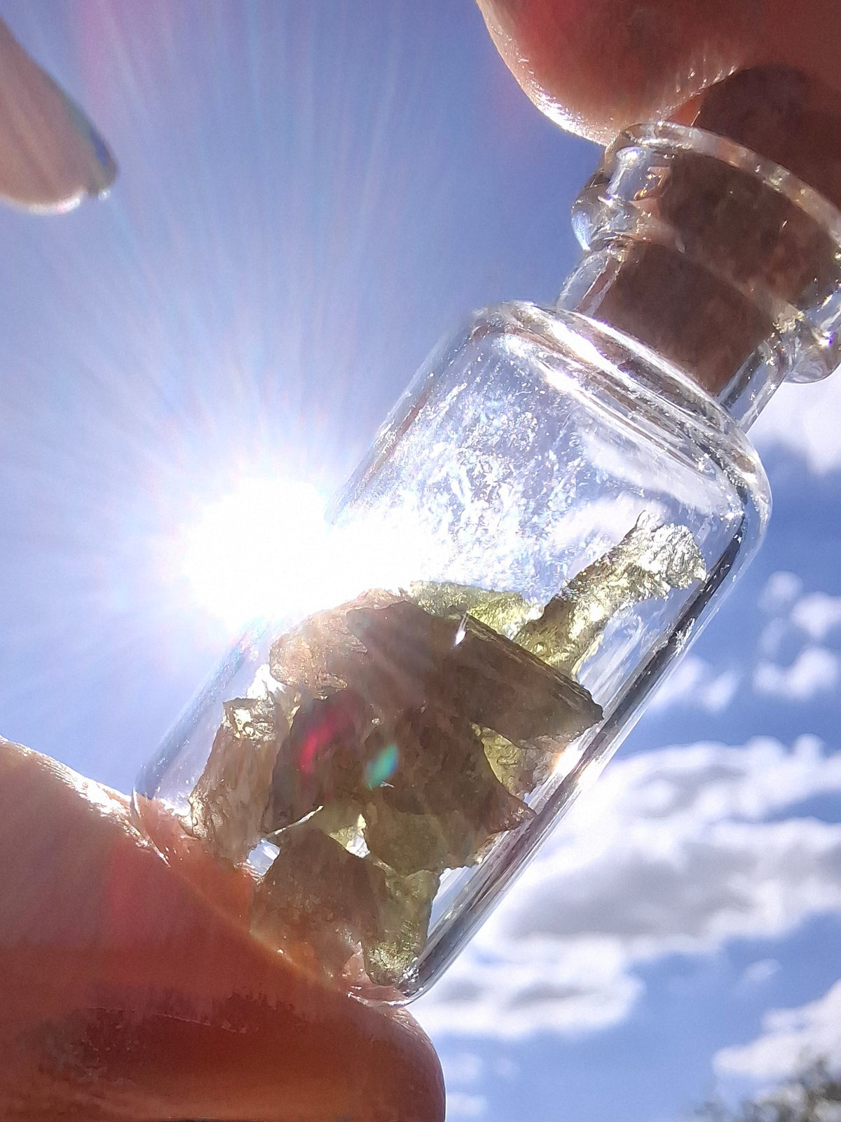 Moldavite Chips (2.00g) in 3ml Bottle, Tektite (Ref: B40)