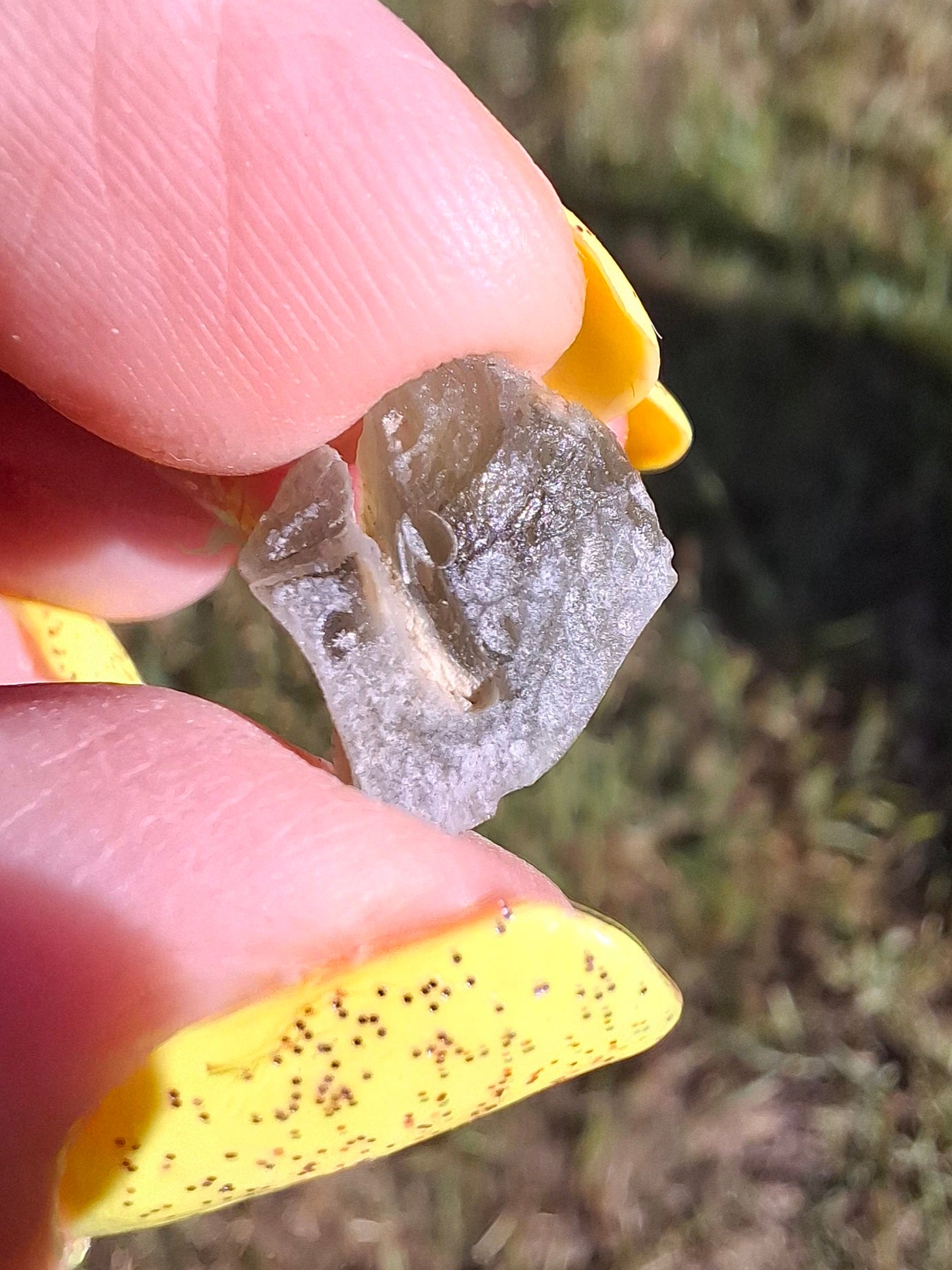 Moldavite Piece, 0.68g, Tektite (Ref: 1481)