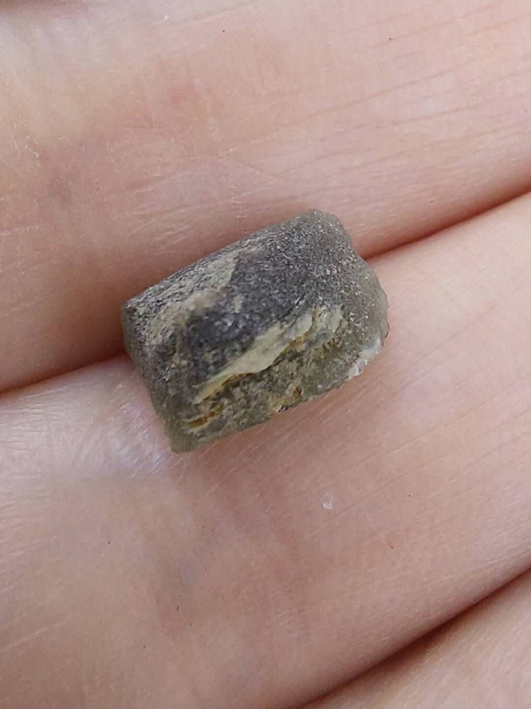 Moldavite Piece, 0.58g, Tektite (Ref: E161)