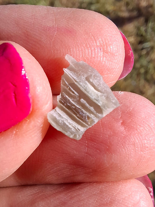 Moldavite Piece, SNOWFLAKE, FROSTED, BRUSNA, 0.28g, Tektite (Ref: 1504)