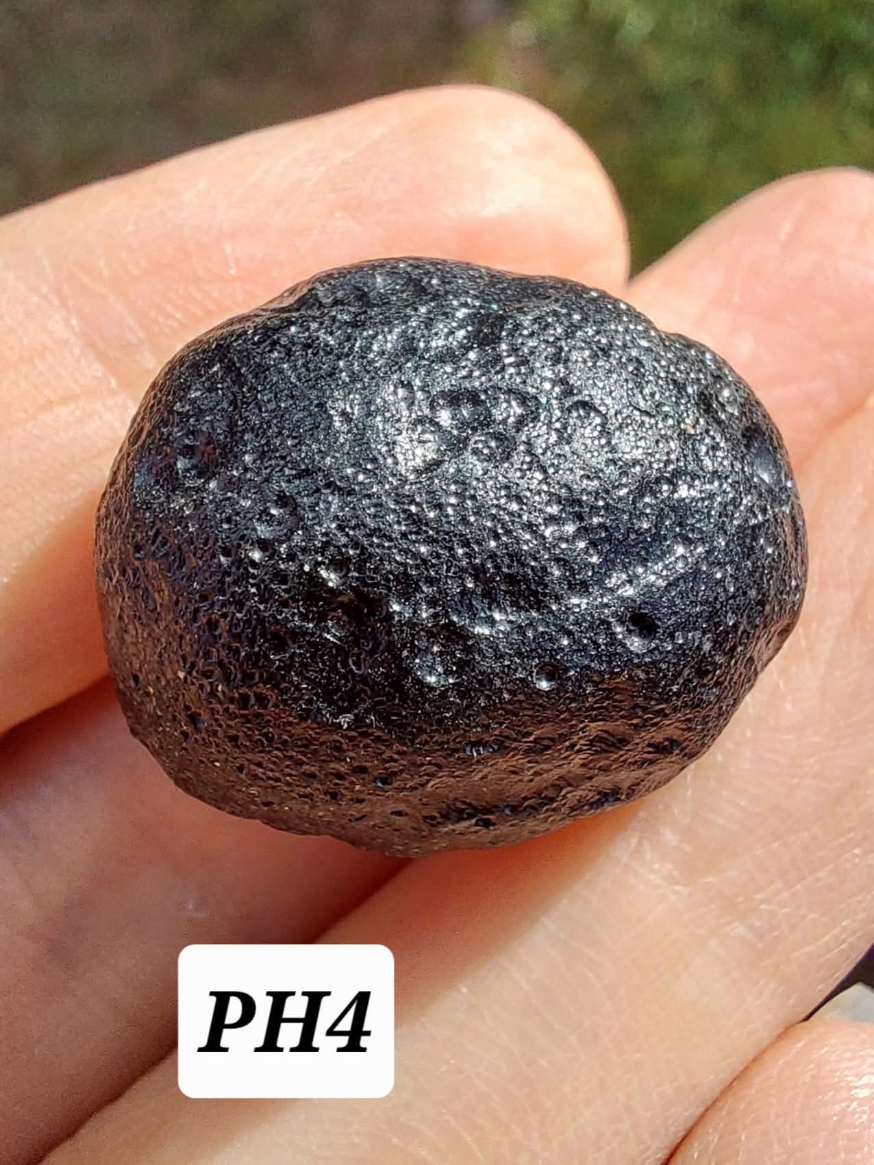 Philippinite (Rizalite), 11.42g, Tektite