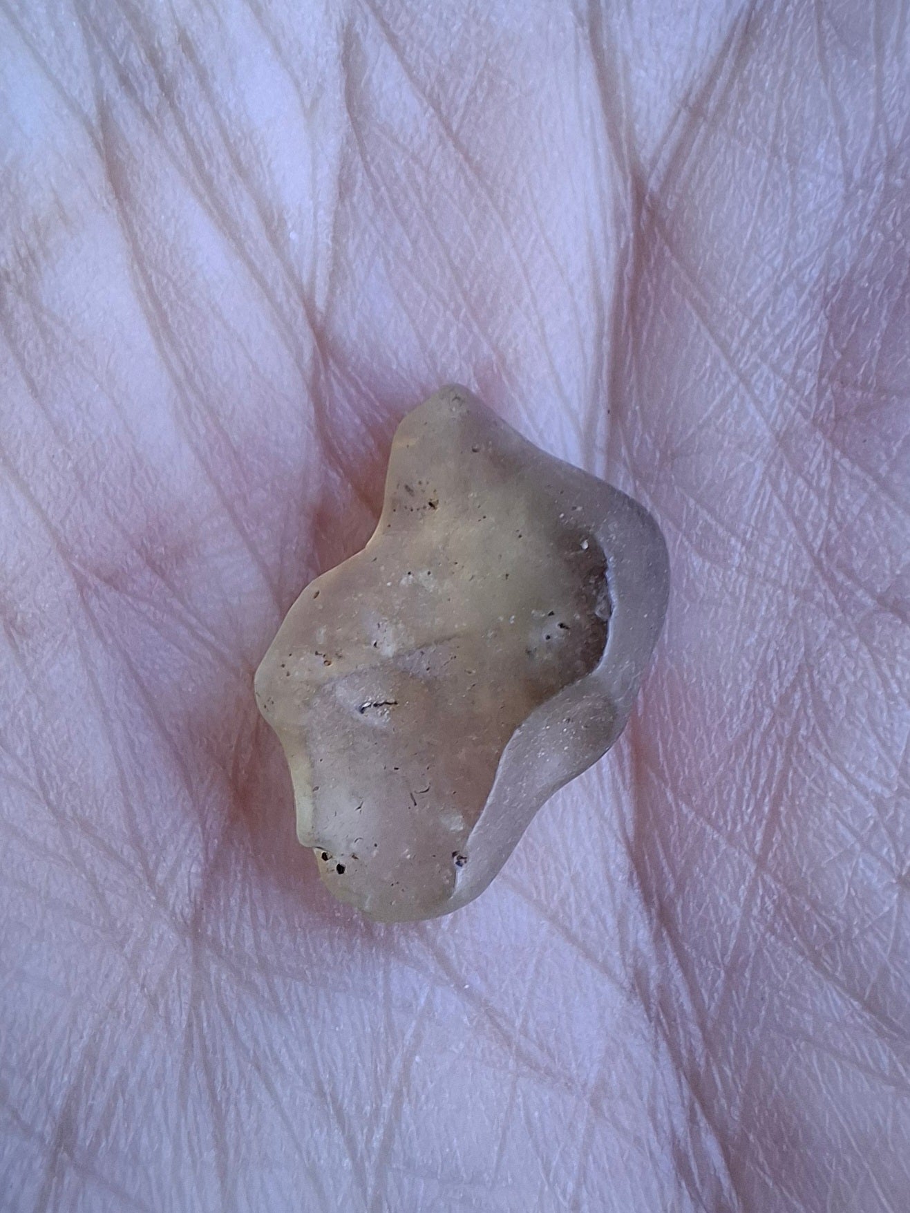 Libyan Desert Glass (darker) Piece, 0.95g, Tektite (Ref: L1363)
