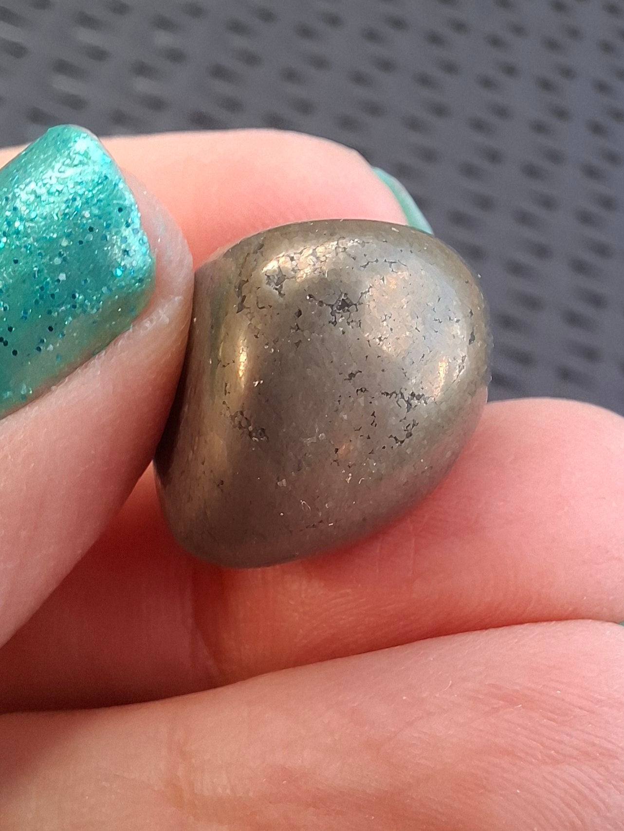 Apache Gold Tumble Stone, Crystal (Ref: T226)