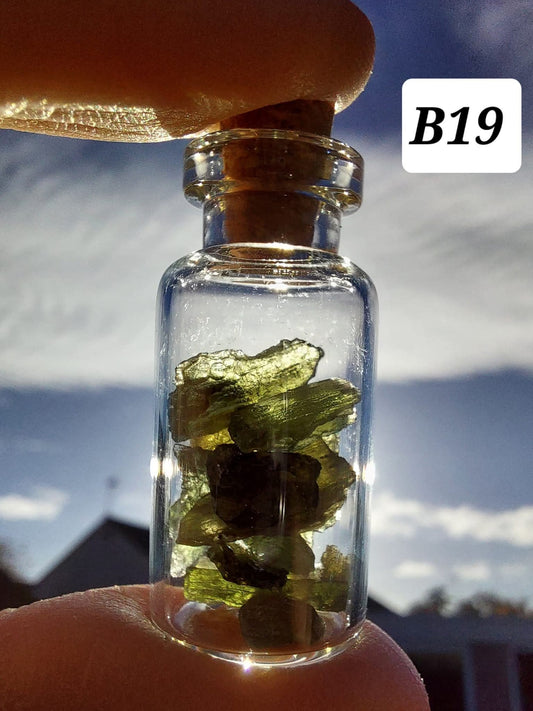Moldavite chips (2.50g) in 3ml glass Bottle, Tektite (Ref: B19)
