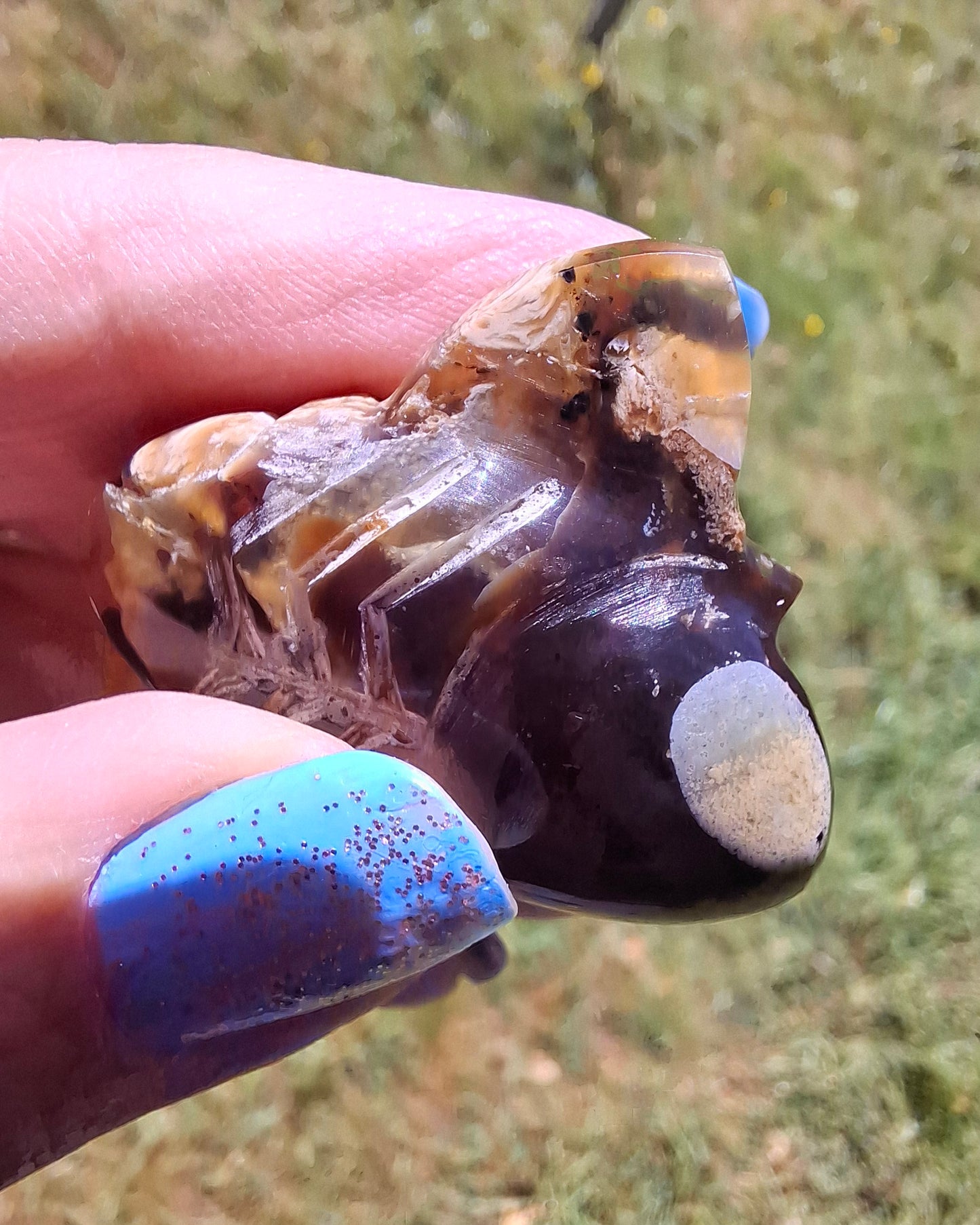 Red Amber Honey Bee Carving, 6.93g, Fossil (Ref: Bee33)