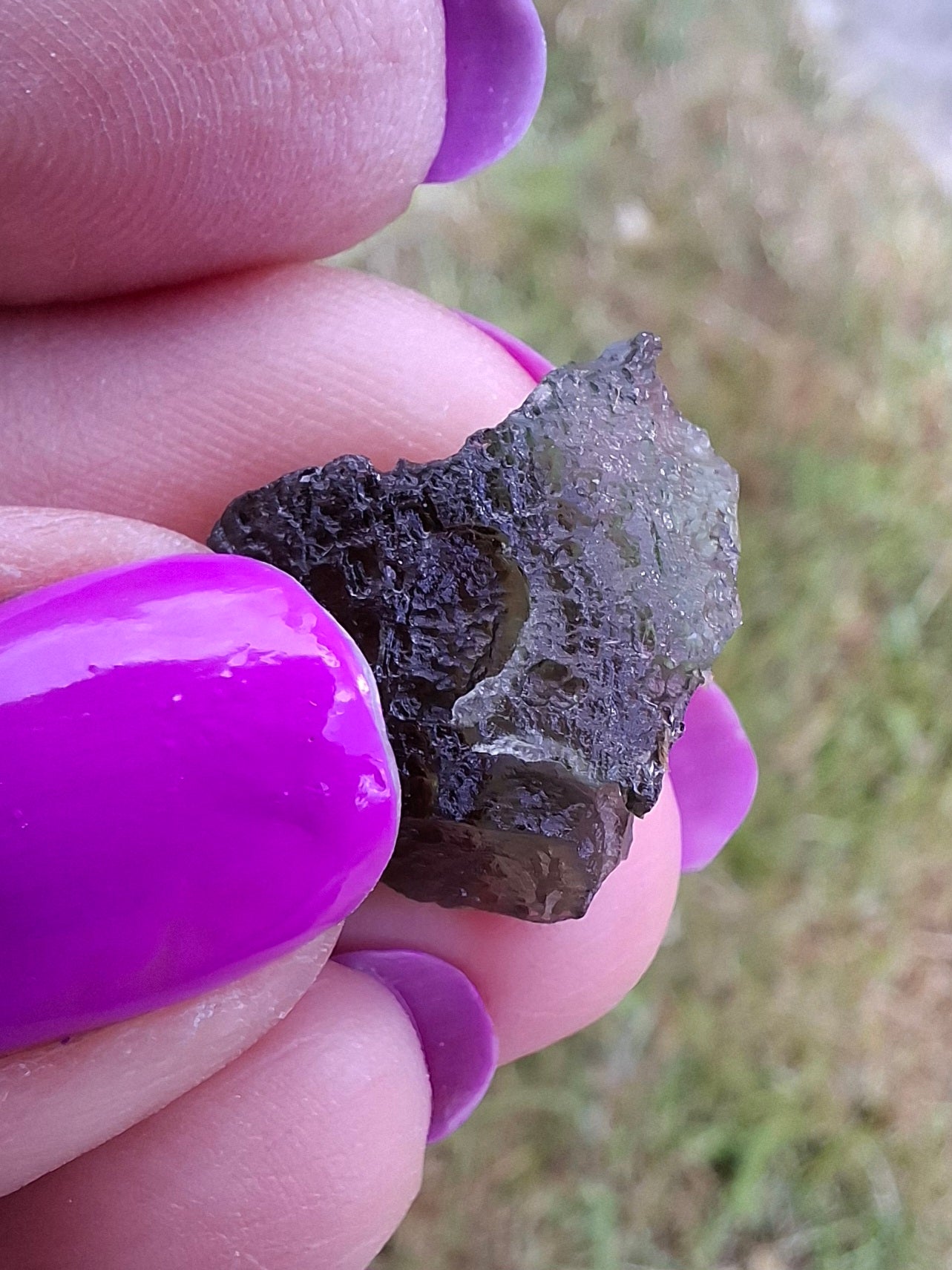 Moldavite Piece, 1.92g, Tektite (Ref: 1426)