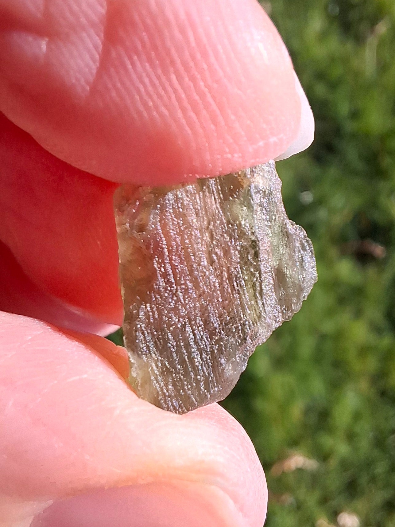 Moldavite Piece, 0.82g, Tektite (Ref: 1332)