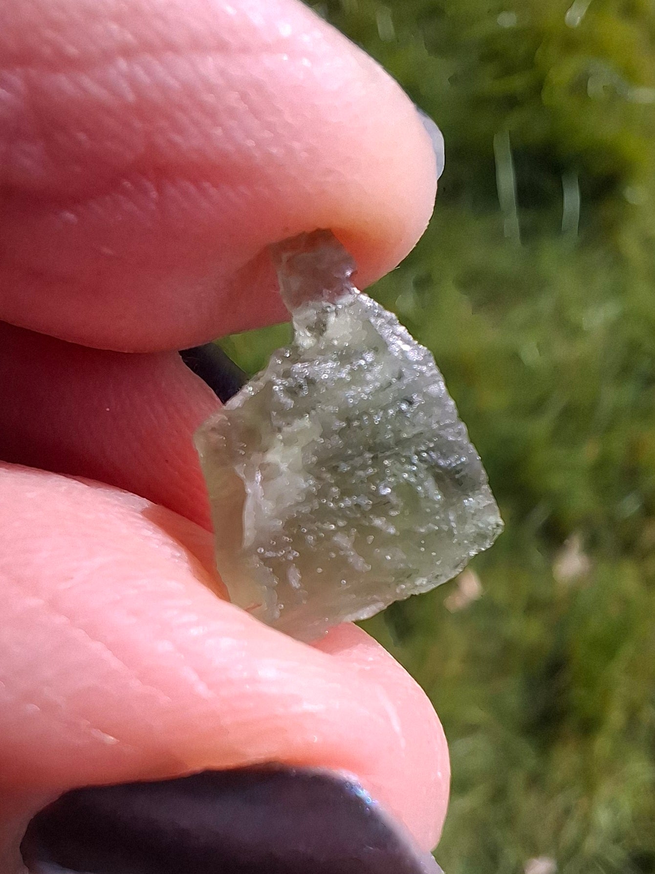 Moldavite Piece, 0.52g, Tektite (Ref: 1389)