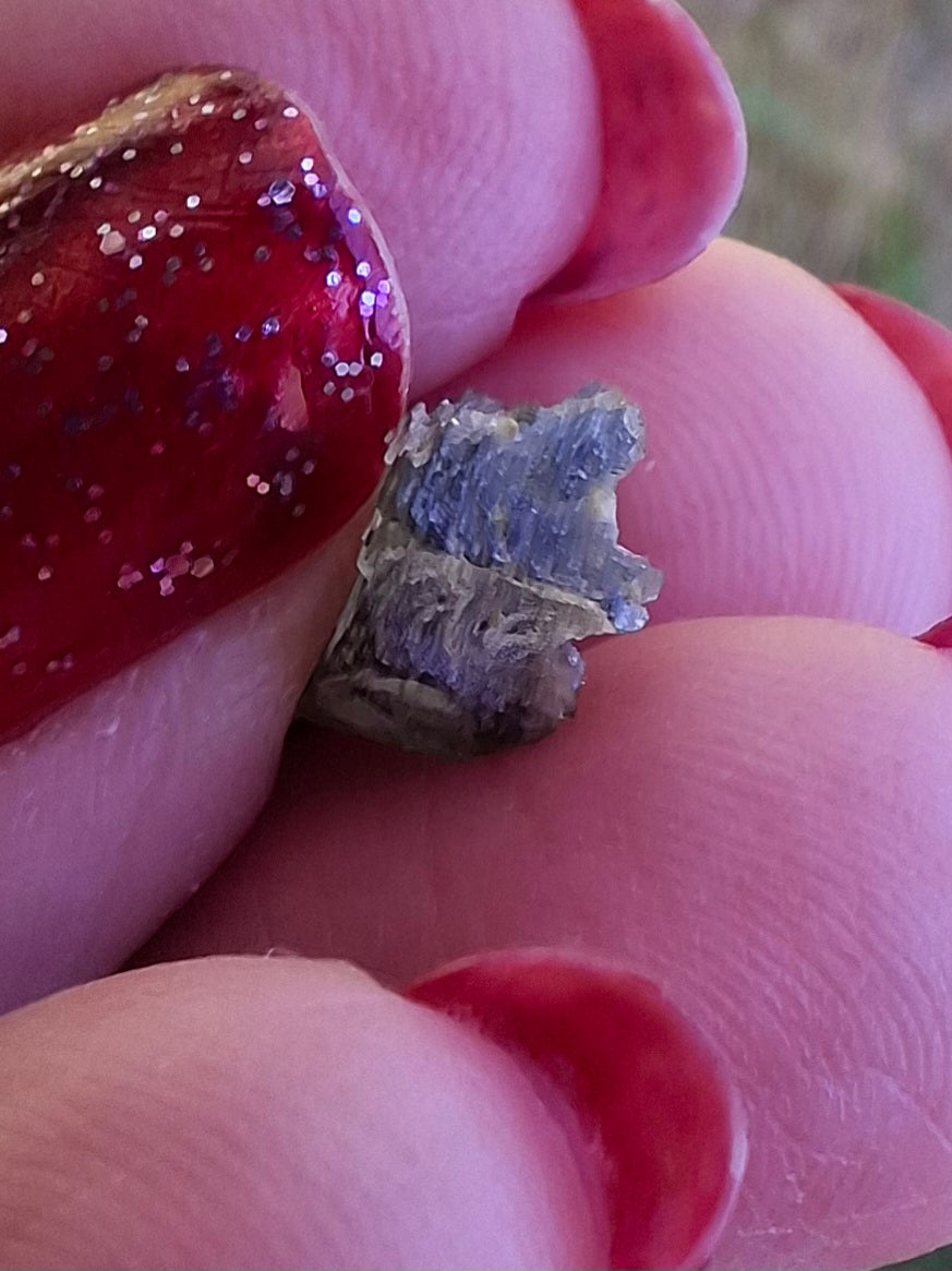 Moldavite Piece, 0.68g, Tektite (Ref: 1471)