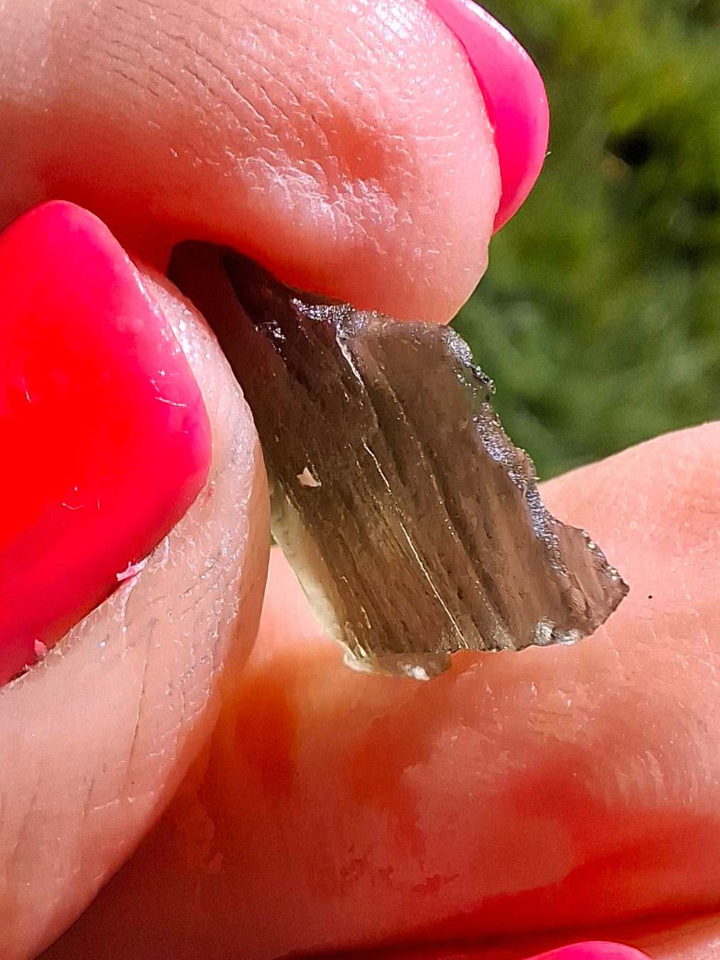 Moldavite Piece, 0.69g, Tektite (Ref: 1405)