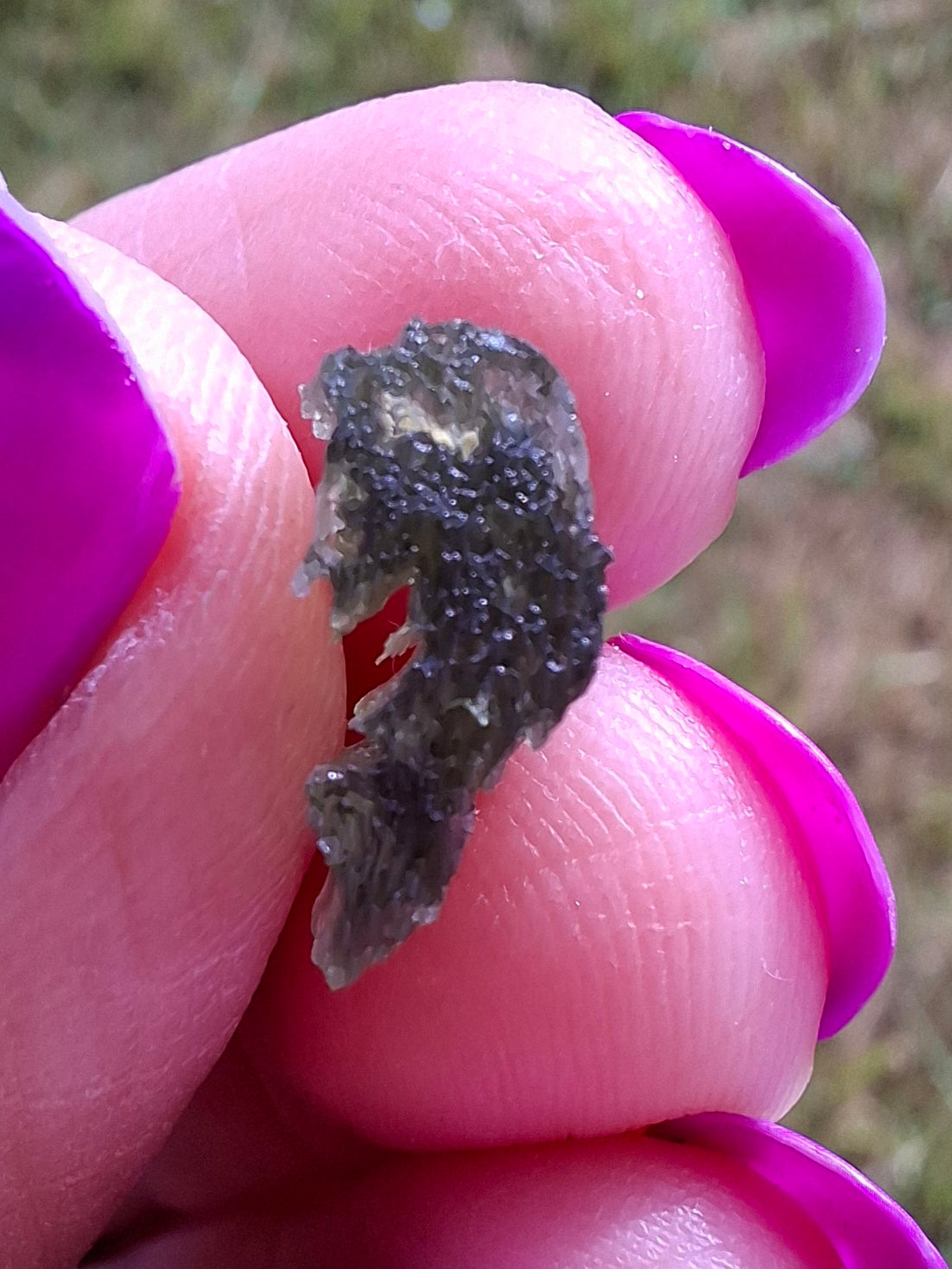 Moldavite Piece, 0.72g, Tektite (Ref: 1438)