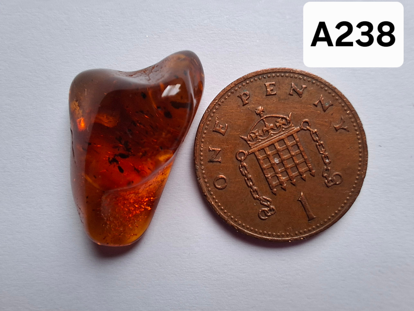 Baltic Amber, 1.47g, Fossil (Ref: A238)