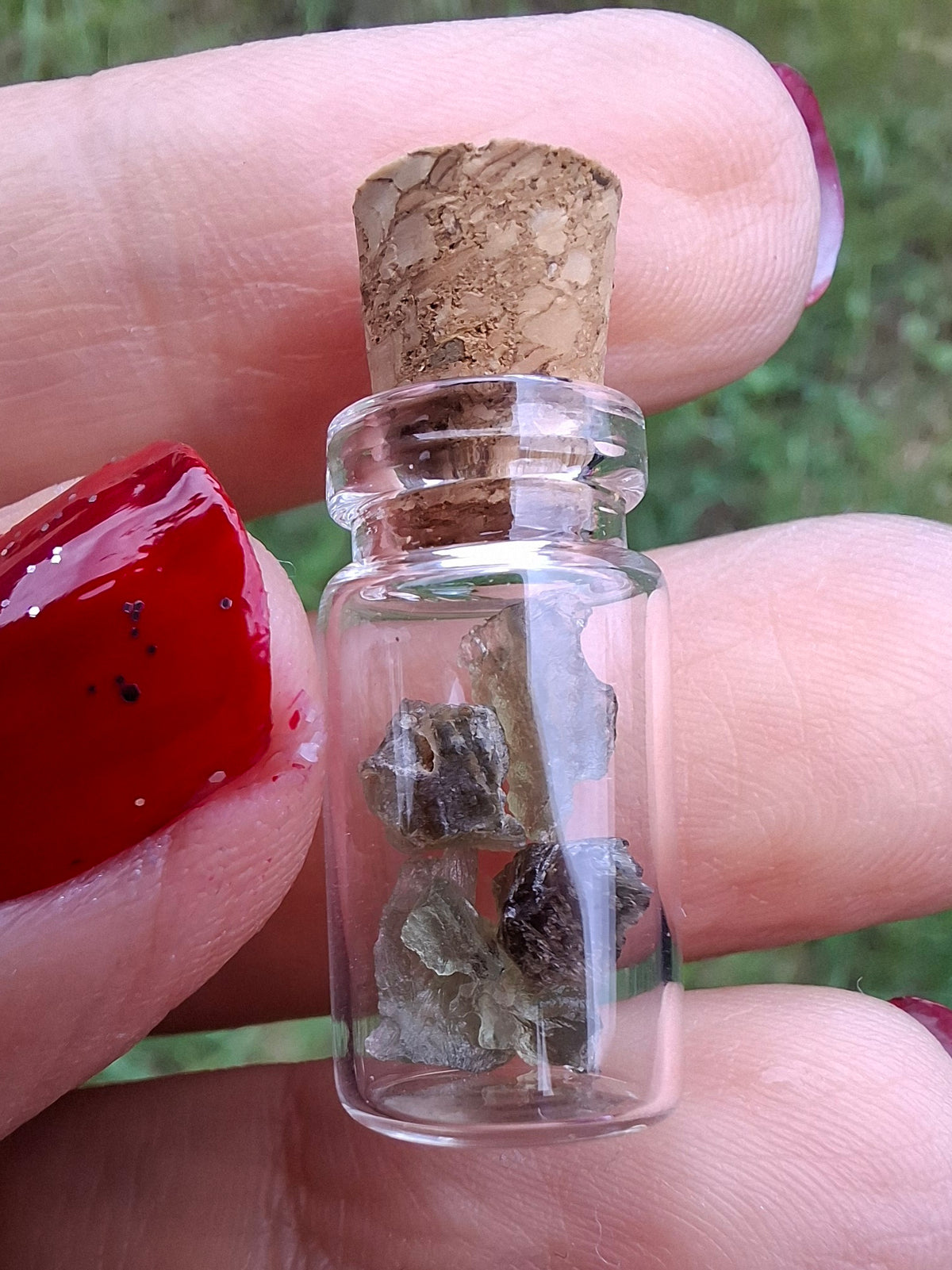 Moldavite Chips (0.50g) in 1ml Bottle, Tektite (Ref: B22)