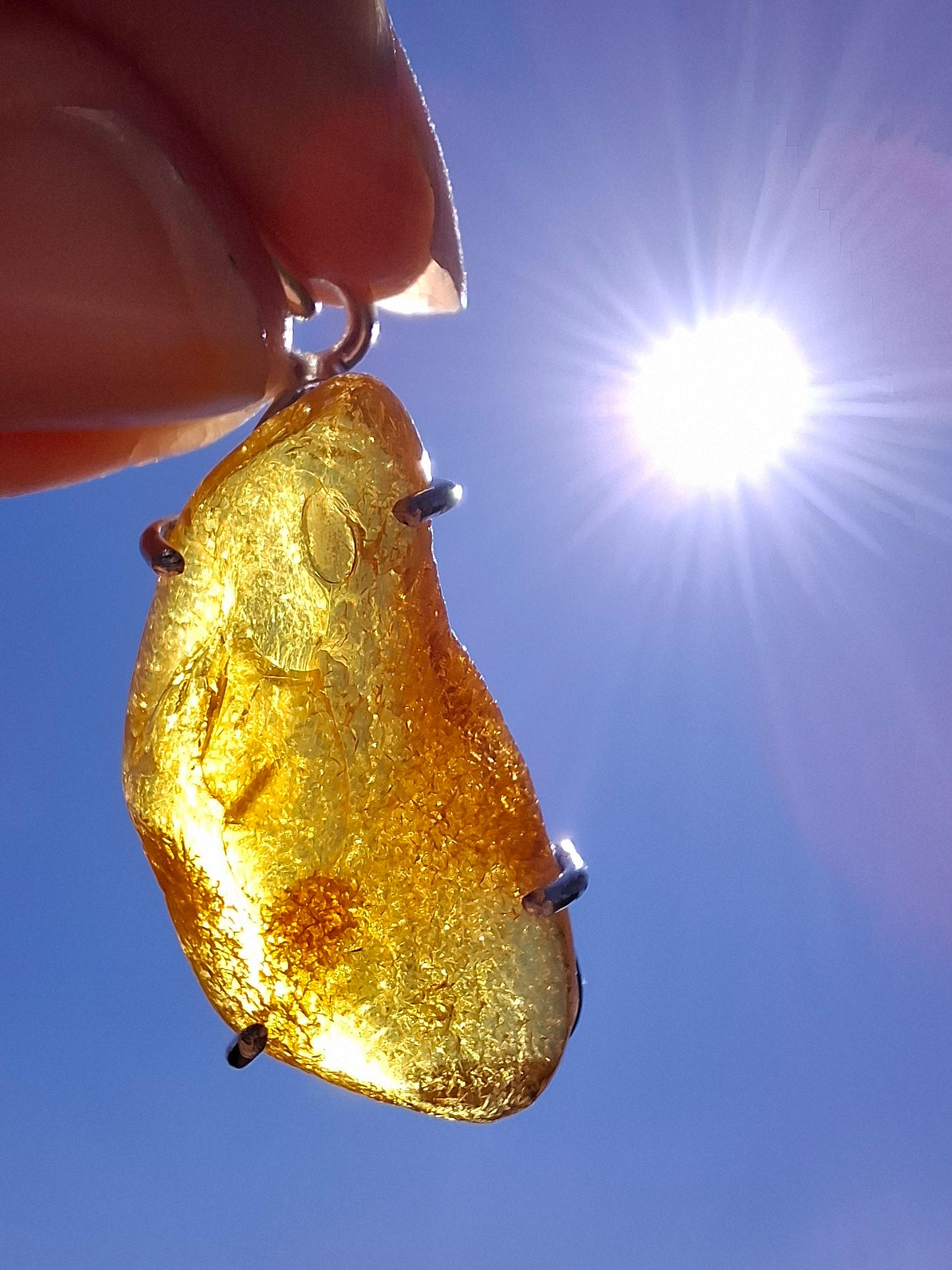 Baltic Amber Pendant, 925 Silver, Fossil (Ref: AP14)