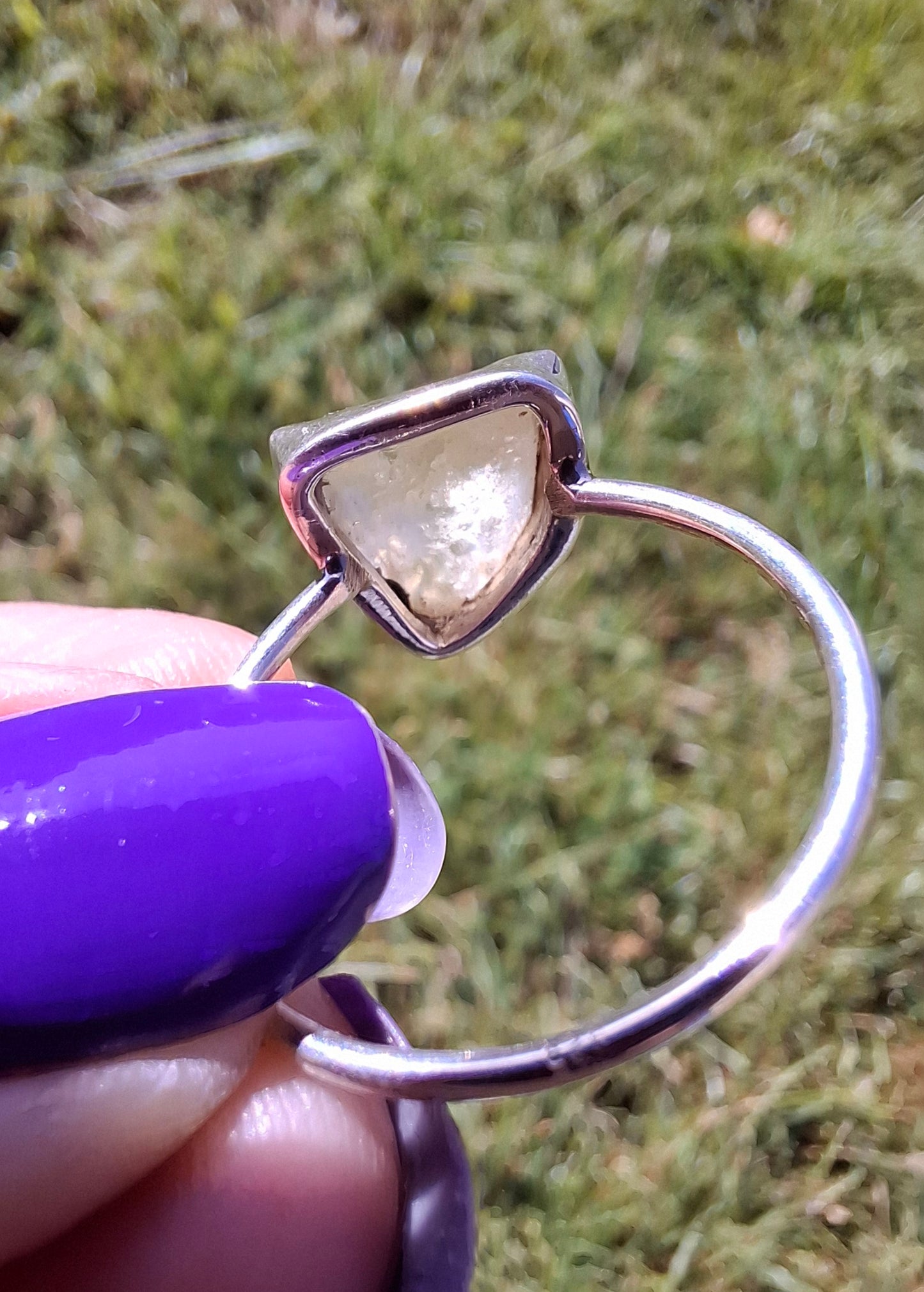 Libyan Desert Glass Ring, size large V, 925 Silver, Tektite (Ref: LR58)