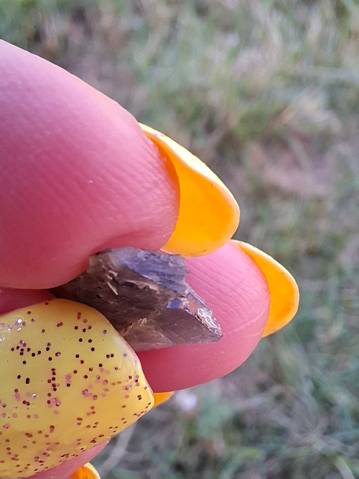 Moldavite Piece, 0.75g, Tektite (Ref: 1483)