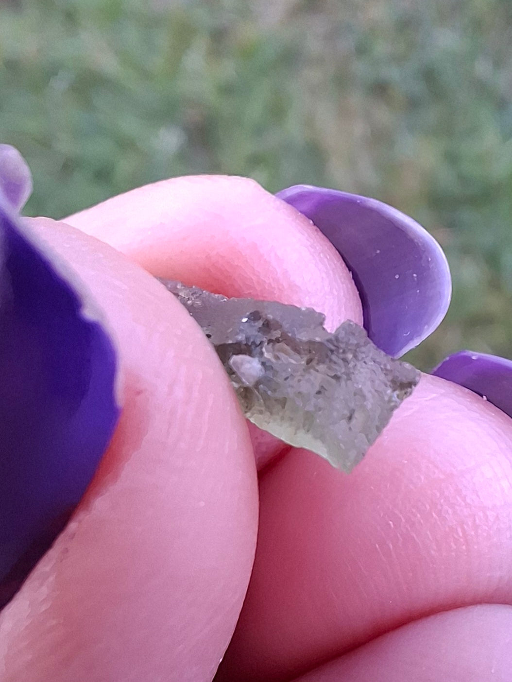 Moldavite Piece, 0.40g, Tektite (Ref: 1487)