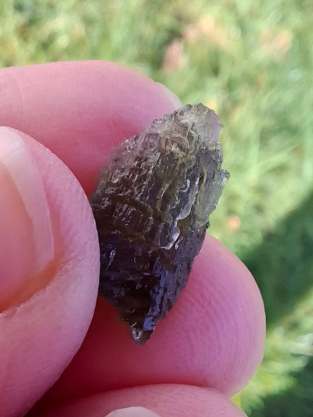 Moldavite Piece, 0.88g, Tektite (Ref: 1333)