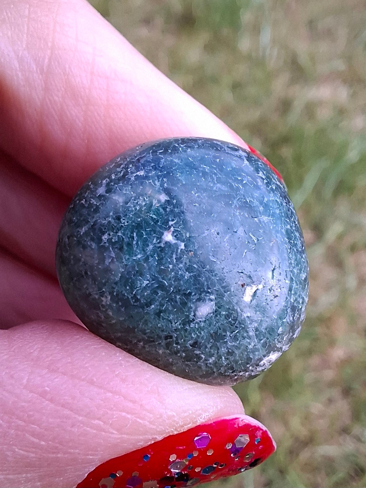 Green Moss Agate, Tumble Stone, Crystal (Ref: T167)