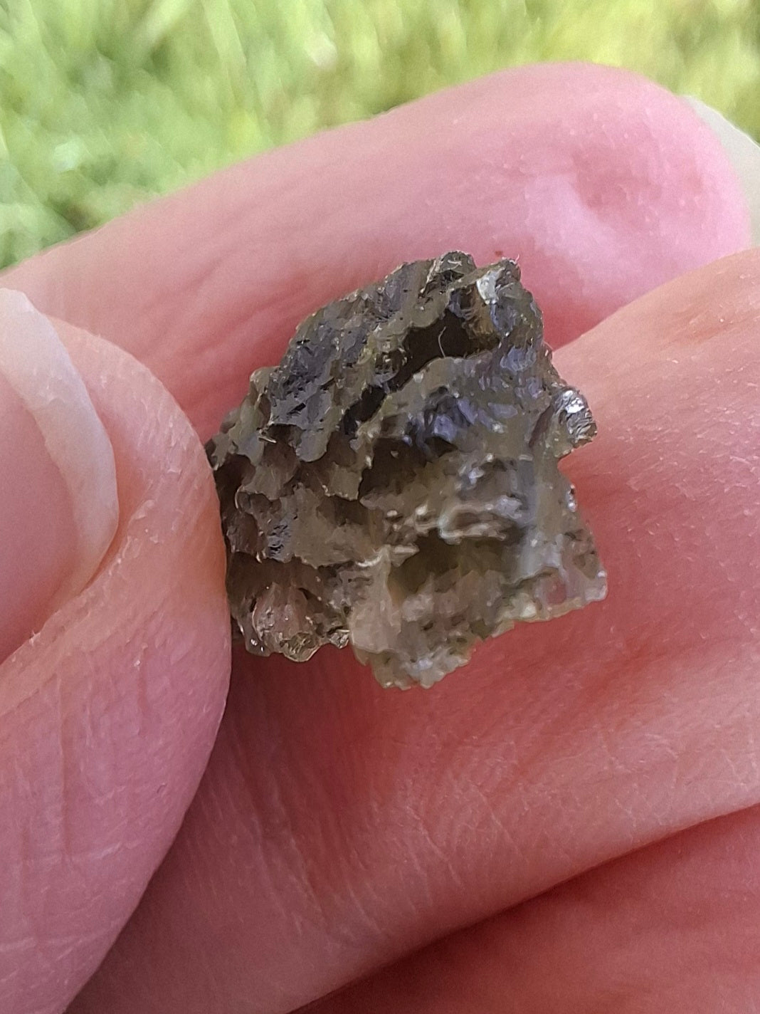 Moldavite Piece, JEZKOVNA BESEDNICE, 1.76g, Tektite (Ref: 1281)